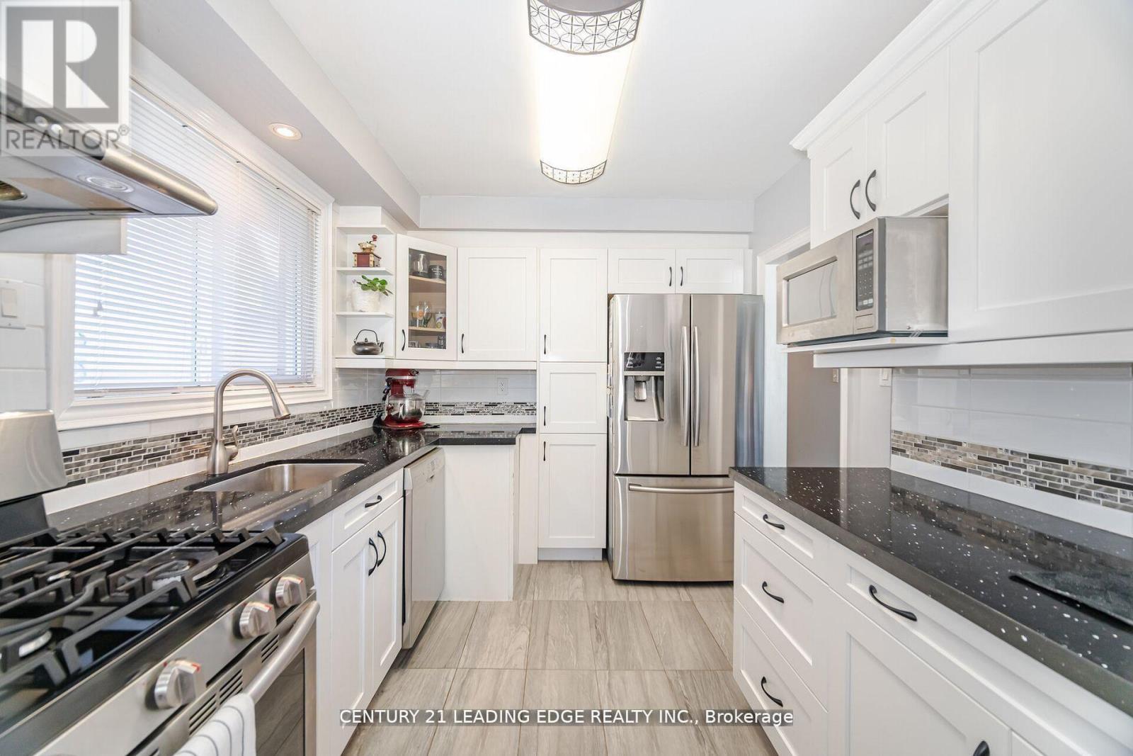 2574 Lundigan Drive, Mississauga, Ontario  L5J 3W1 - Photo 13 - W12839764