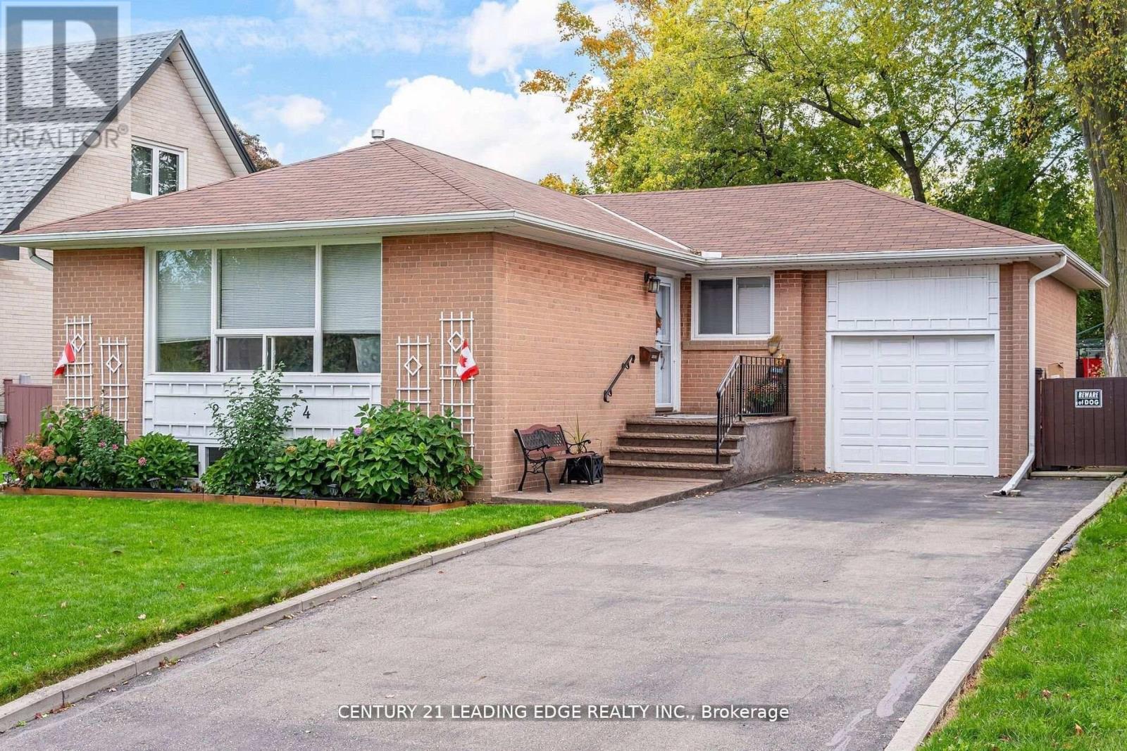 2574 Lundigan Drive, Mississauga, Ontario  L5J 3W1 - Photo 3 - W12839764