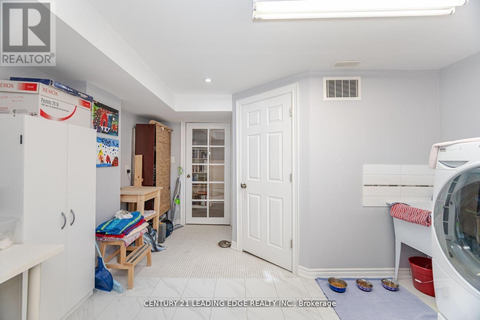 2574 Lundigan Drive, Mississauga, Ontario  L5J 3W1 - Photo 36 - W12839764