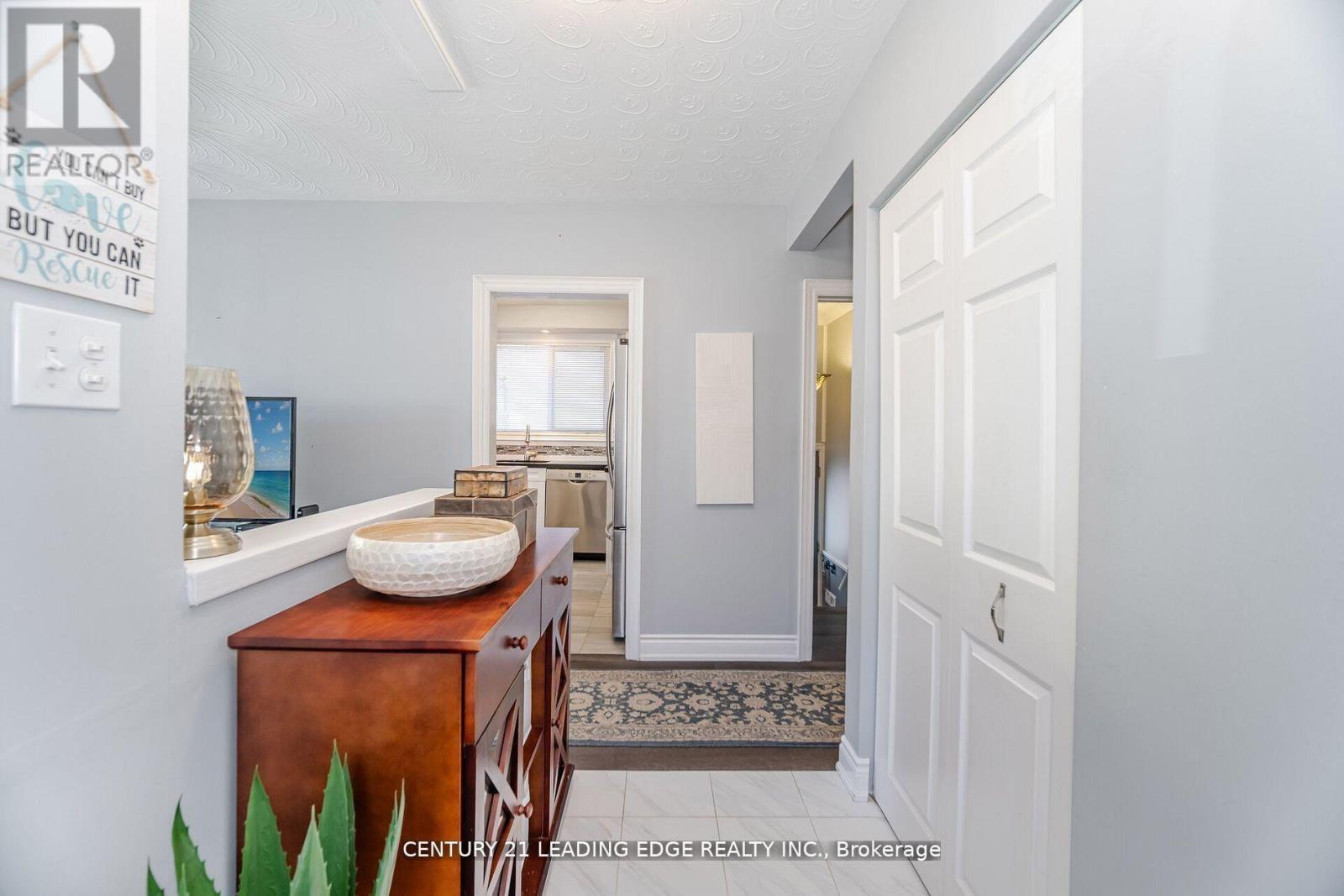 2574 Lundigan Drive, Mississauga, Ontario  L5J 3W1 - Photo 8 - W12839764