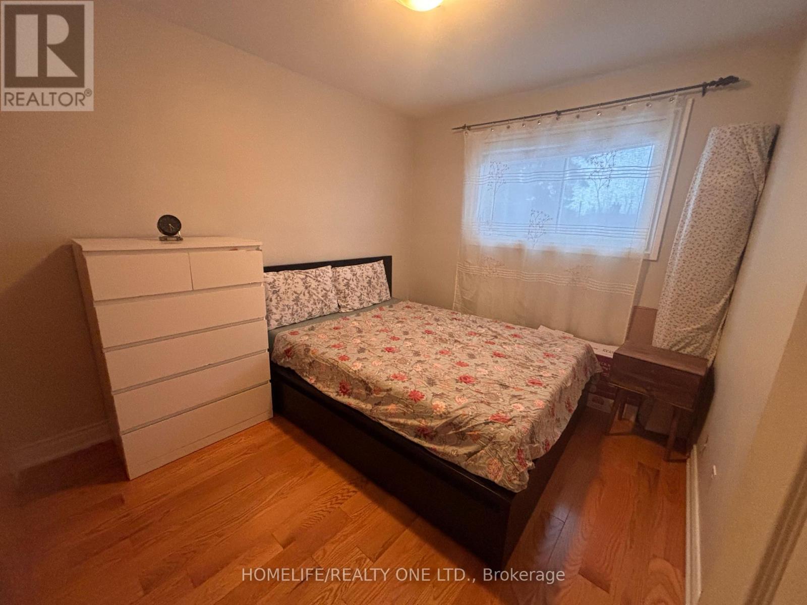 77 Newlin Crescent, Toronto, Ontario  M3L 1X5 - Photo 16 - W12839774