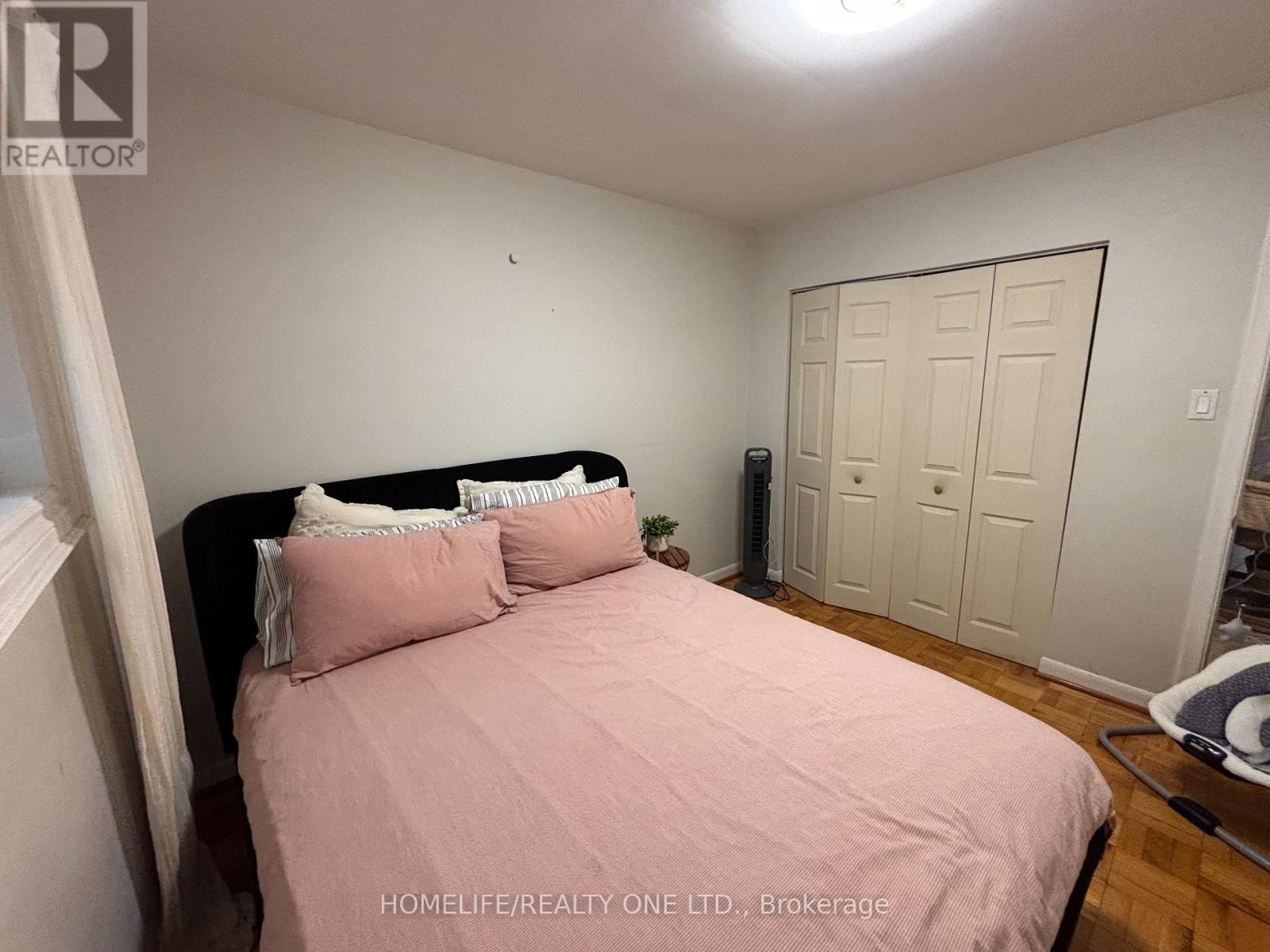 77 Newlin Crescent, Toronto, Ontario  M3L 1X5 - Photo 24 - W12839774