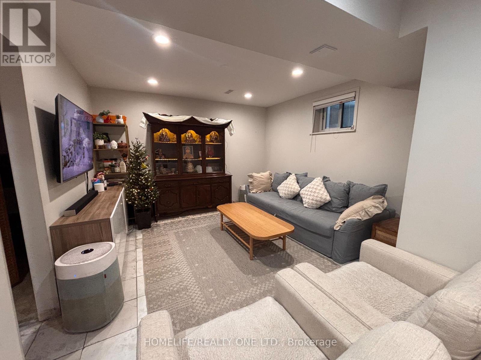 77 Newlin Crescent, Toronto, Ontario  M3L 1X5 - Photo 26 - W12839774