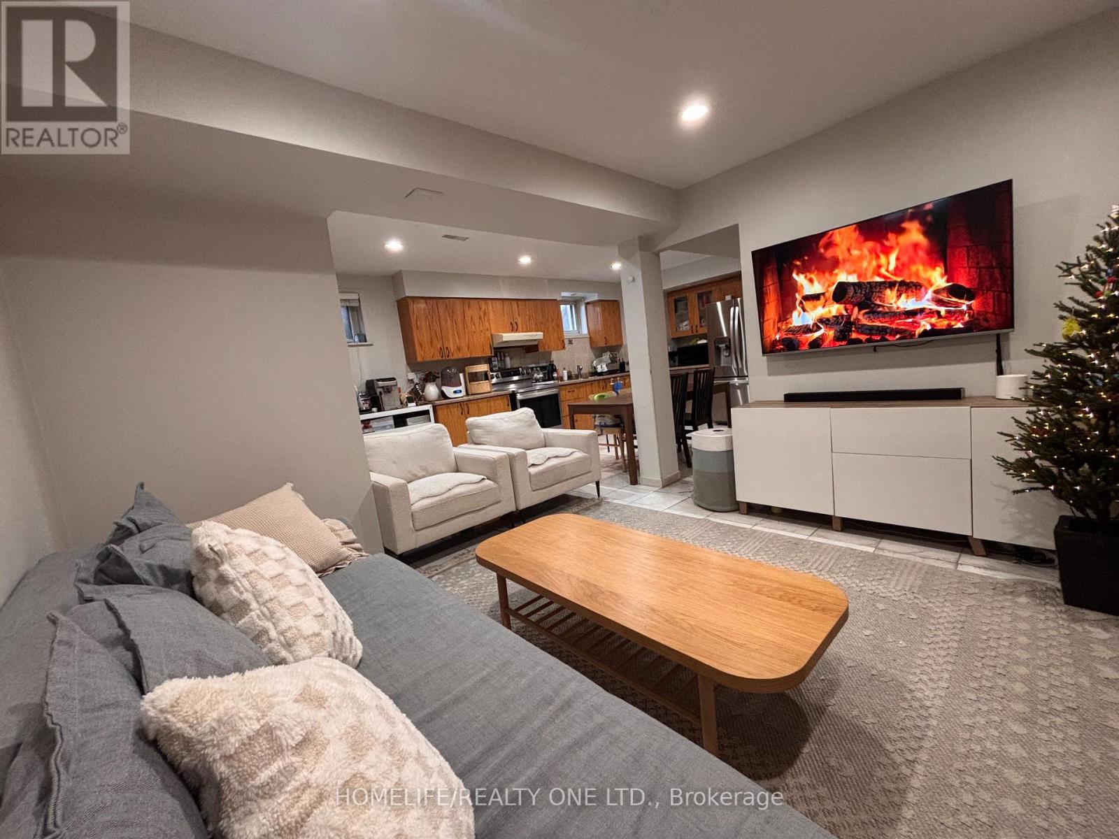 77 Newlin Crescent, Toronto, Ontario  M3L 1X5 - Photo 28 - W12839774