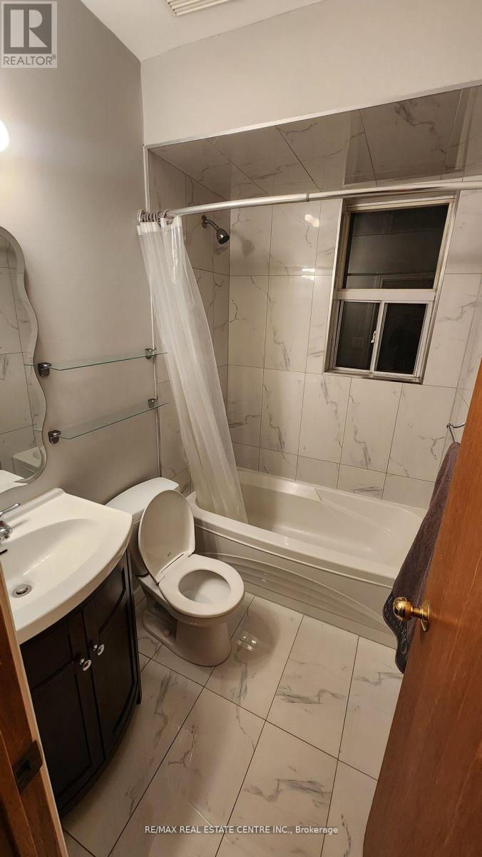 Upper - 908 Ossington Avenue, Toronto (Dovercourt-Wallace Emerson-Junction), Ontario  M6G 3V1 - Photo 4 - W12839782