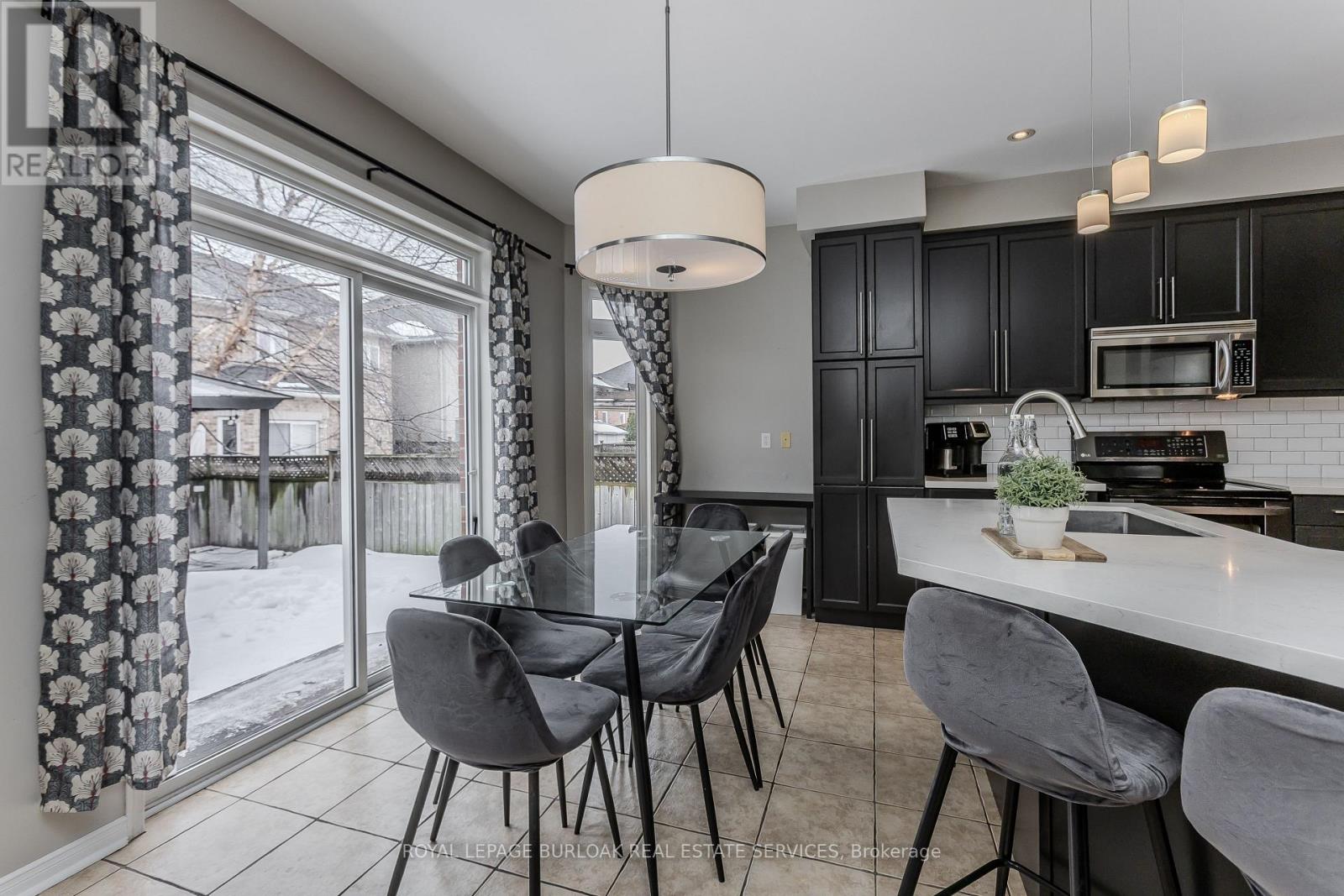 2170 Jardine Crescent, Burlington, Ontario  L7L 7K1 - Photo 11 - W12839818