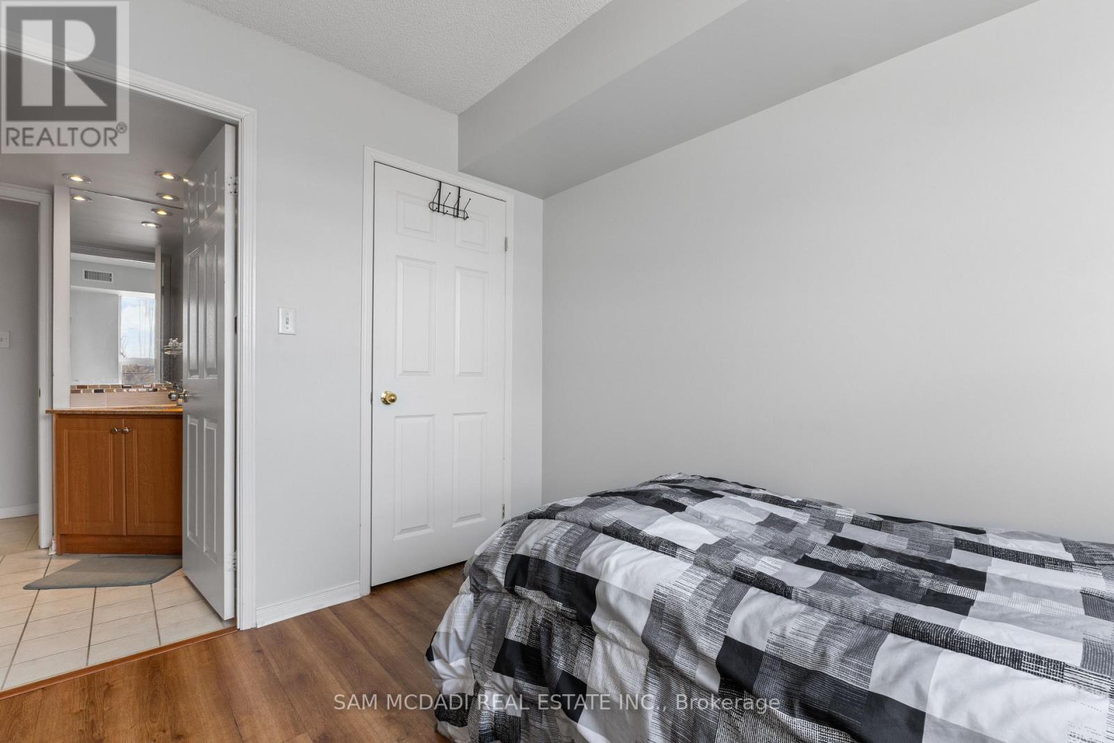 306 - 32 Tannery Street, Mississauga, Ontario  L5M 6T6 - Photo 10 - W12839826