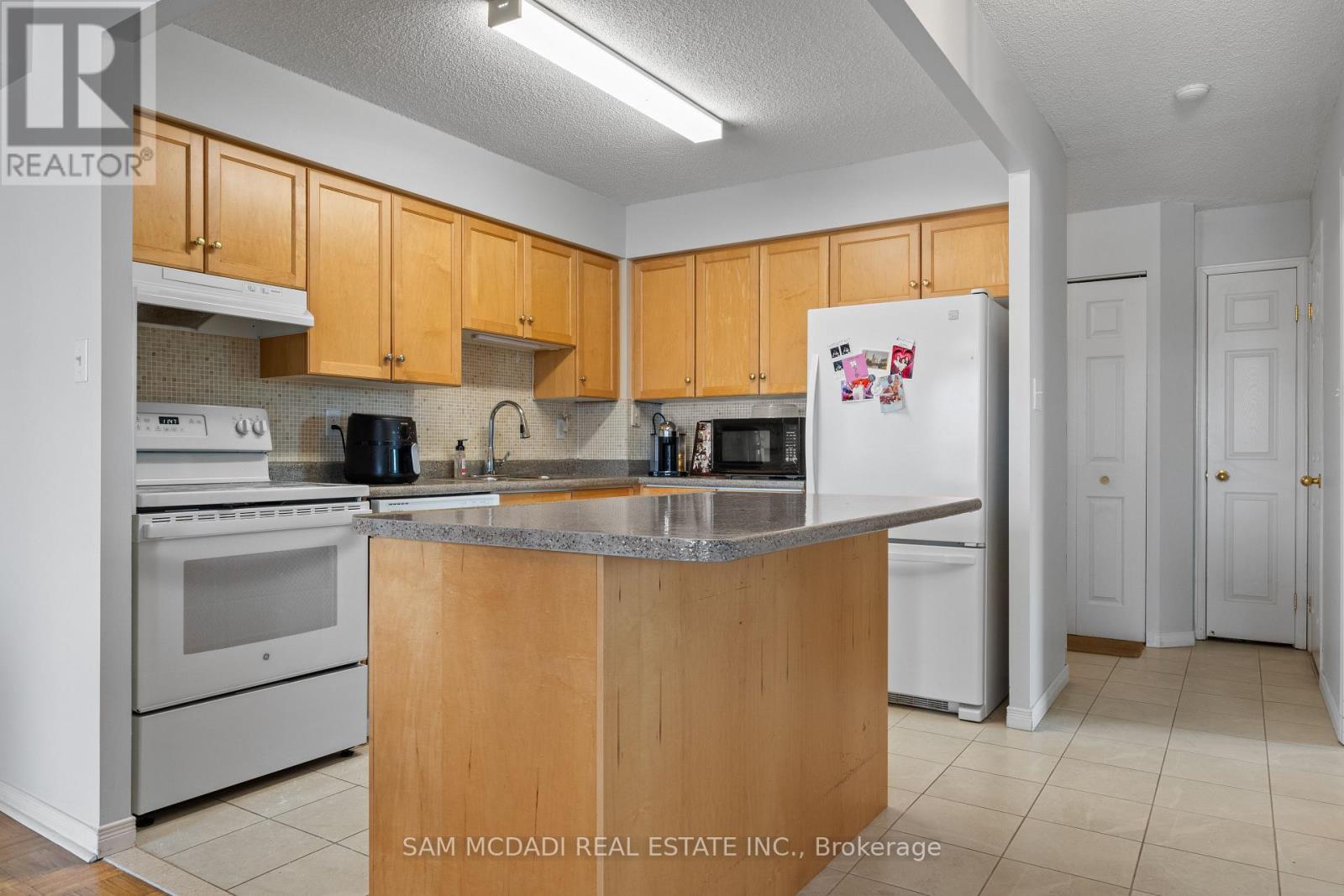 306 - 32 Tannery Street, Mississauga, Ontario  L5M 6T6 - Photo 8 - W12839826