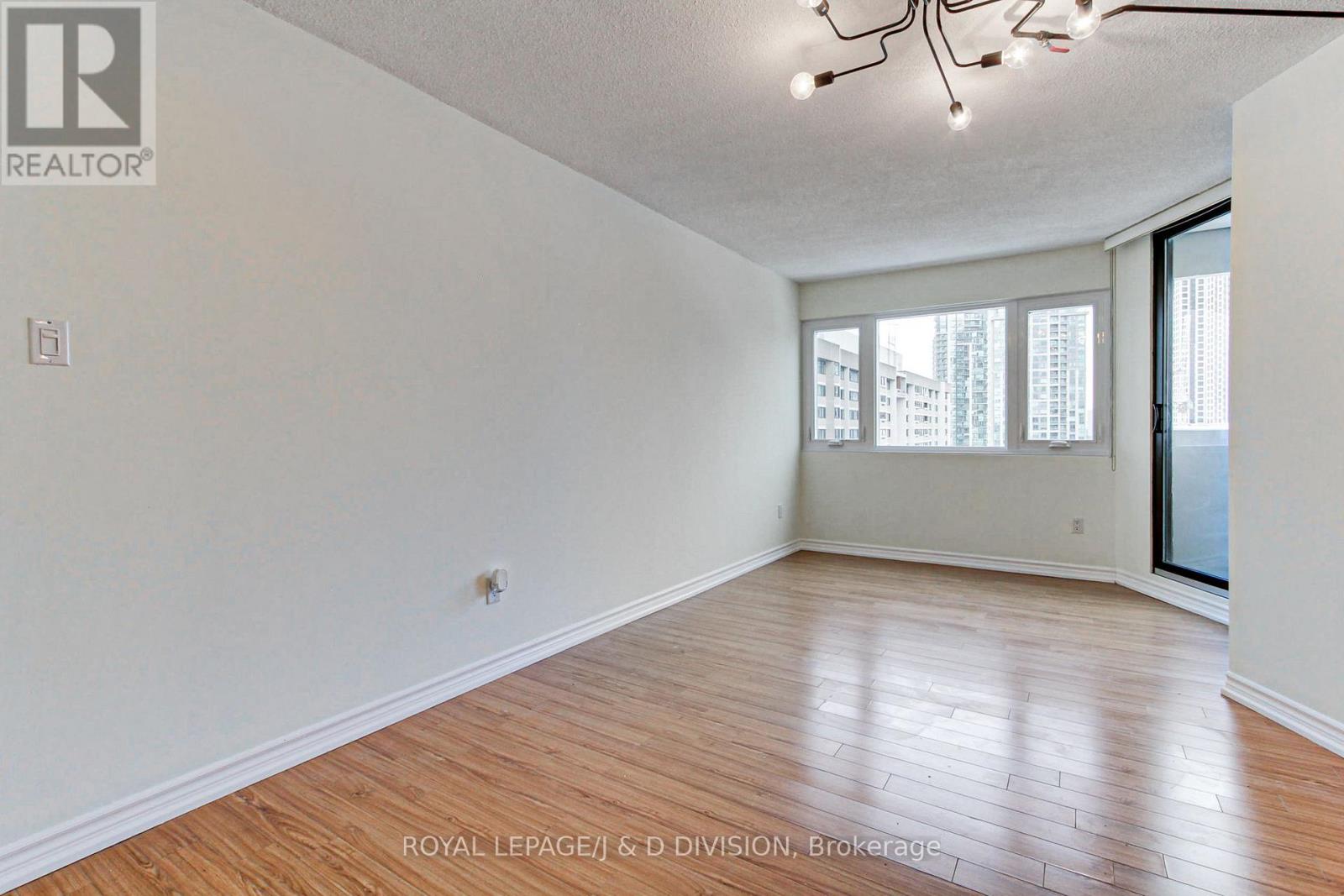 1909 - 1580 Mississauga Valley Boulevard, Mississauga, Ontario  L5A 3T8 - Photo 11 - W12839848