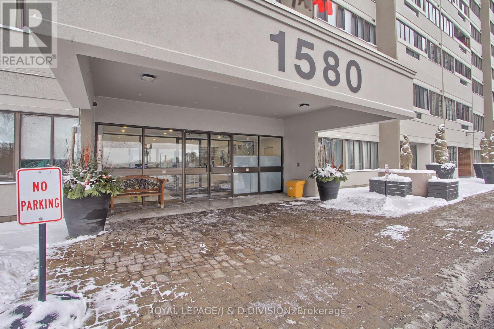 1909 - 1580 Mississauga Valley Boulevard, Mississauga, Ontario  L5A 3T8 - Photo 3 - W12839848