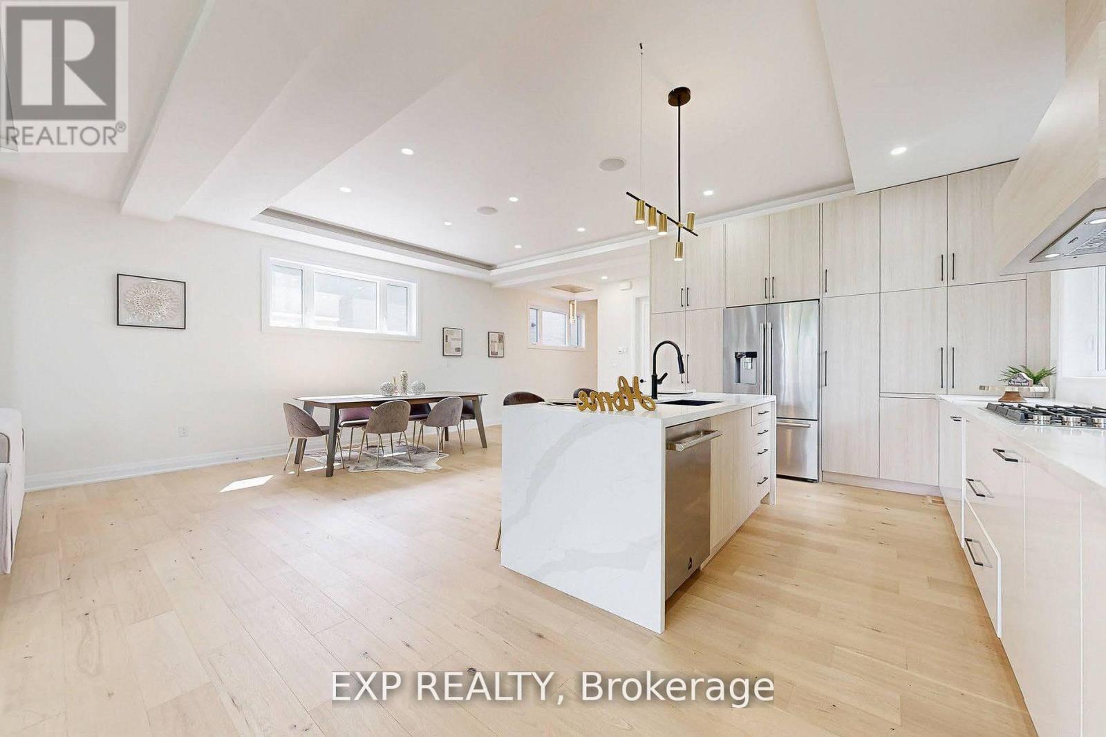 768 Montbeck Crescent, Mississauga, Ontario  L5G 1P3 - Photo 10 - W12839858