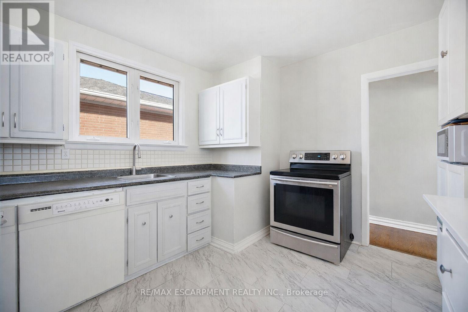 487 Wellington Crescent, Oakville, Ontario  L6L 4X6 - Photo 12 - W12839940