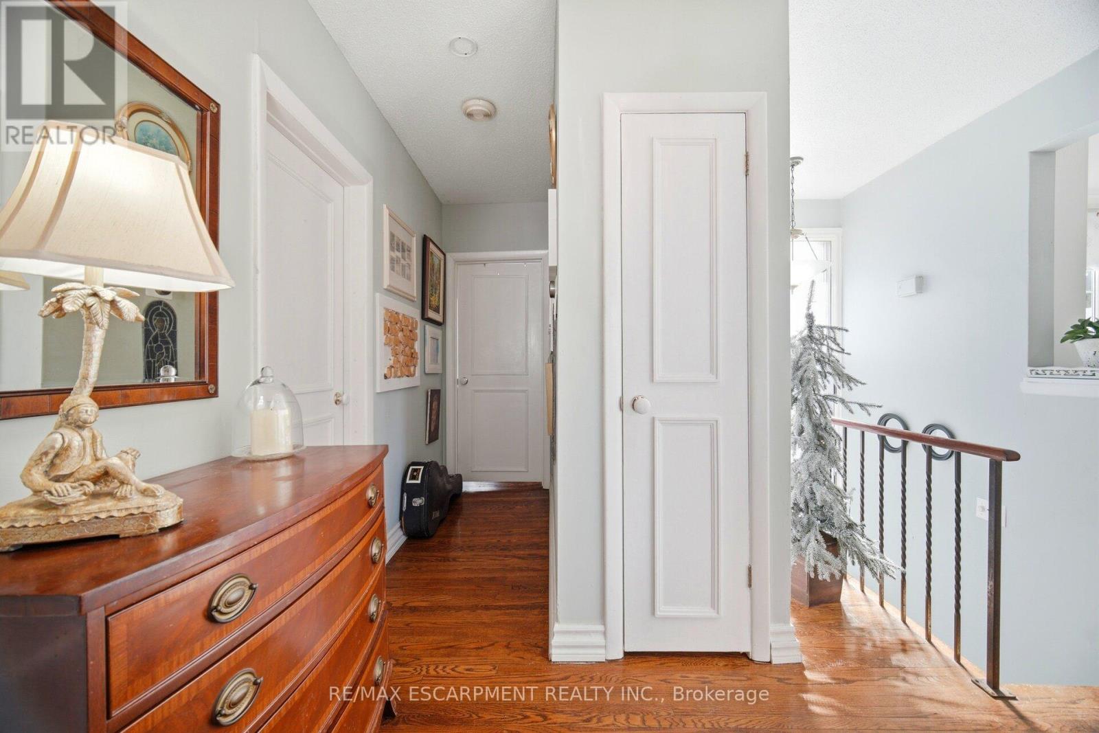 487 Wellington Crescent, Oakville, Ontario  L6L 4X6 - Photo 13 - W12839940