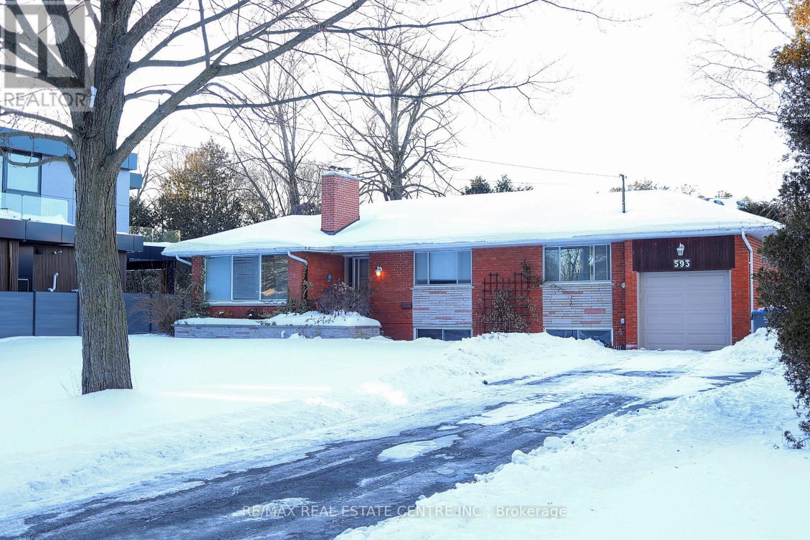 593 Indian Road, Mississauga, Ontario  L5H 1R1 - Photo 10 - W12839948