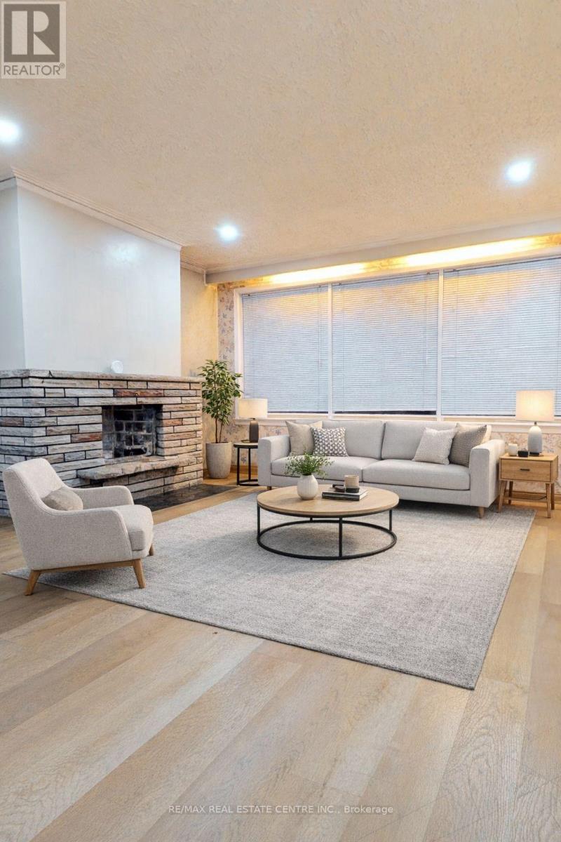 593 Indian Road, Mississauga, Ontario  L5H 1R1 - Photo 2 - W12839948