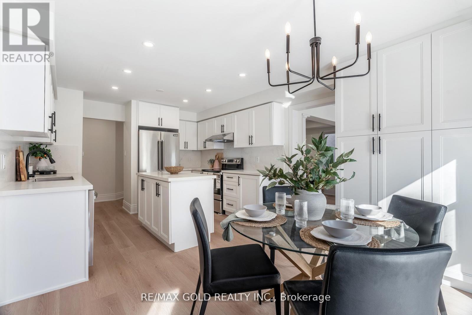 9 Morgandale Road, Brampton, Ontario  L7A 2K1 - Photo 11 - W12839968