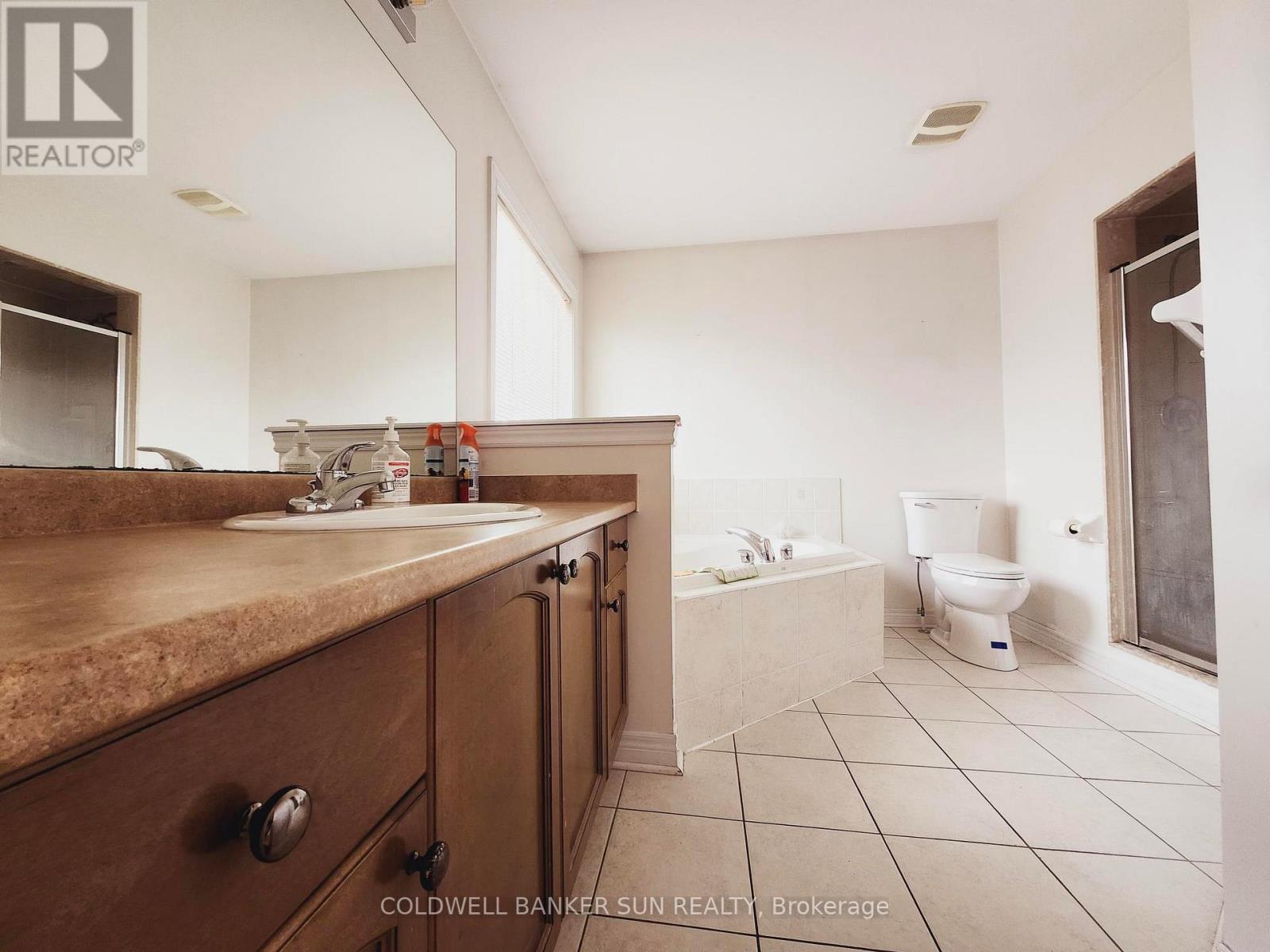 Upper - 31 Powell Drive, Brampton, Ontario  L6R 0L1 - Photo 13 - W12839978