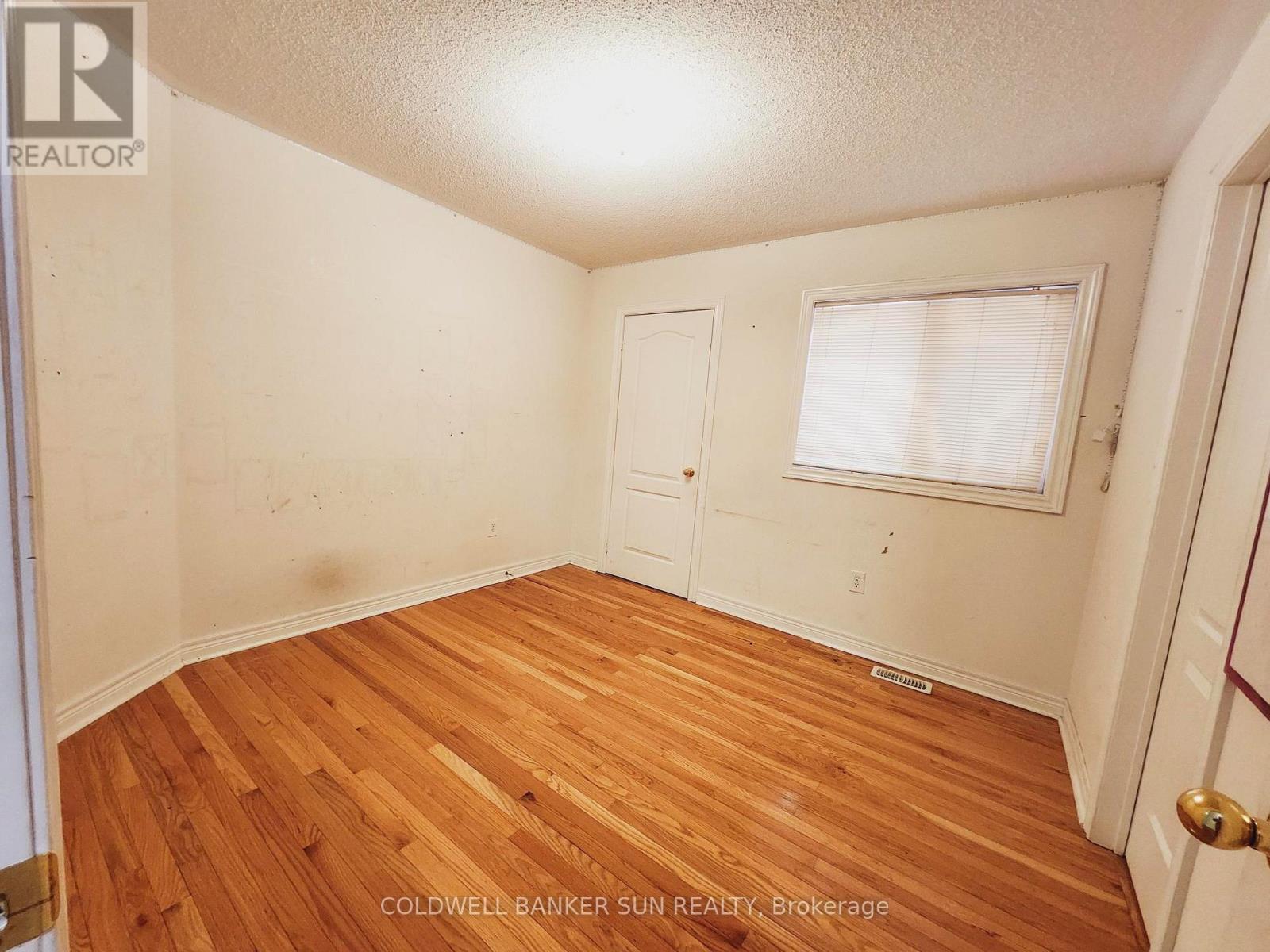 Upper - 31 Powell Drive, Brampton, Ontario  L6R 0L1 - Photo 8 - W12839978