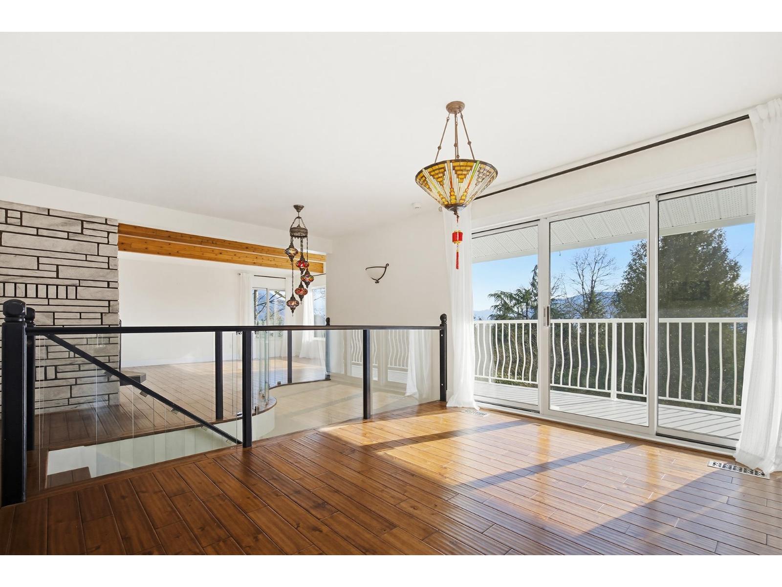 34639 Dunn Street, Mission, British Columbia  V2V 6W1 - Photo 8 - R3094500