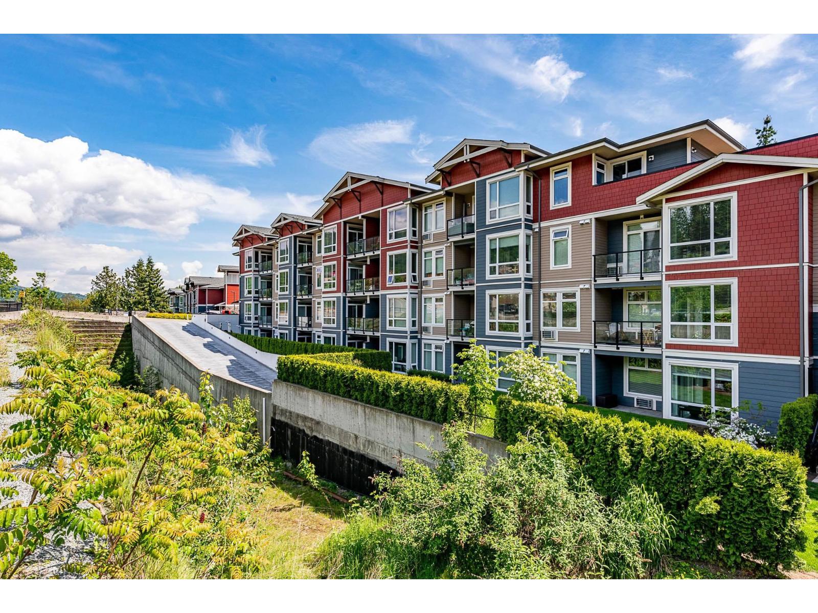 408 2242 Whatcom Road, Abbotsford, British Columbia  V3G 0E6 - Photo 2 - R3094415