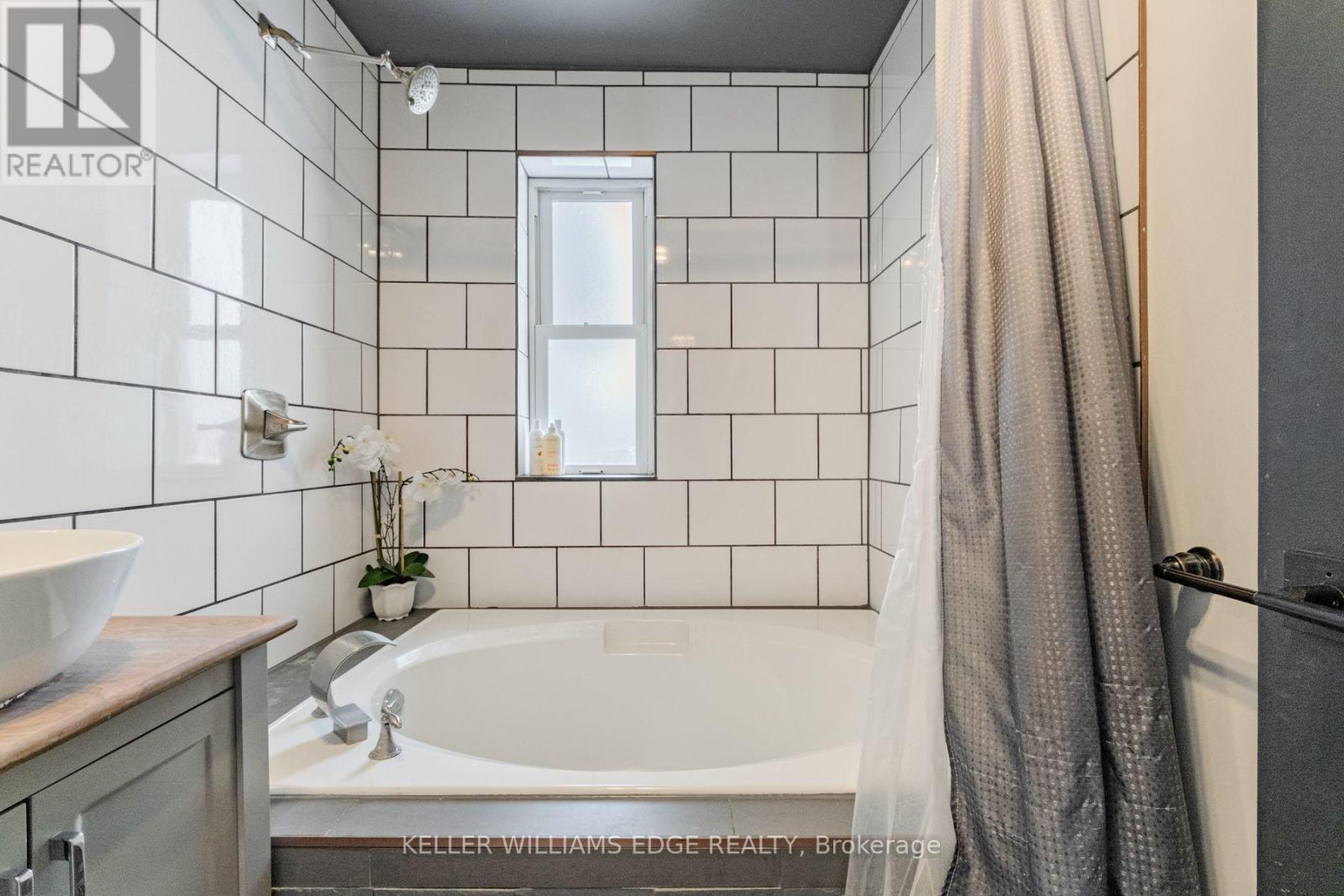 79 Wood Street, Brantford, Ontario  N3R 2L1 - Photo 23 - X12839736