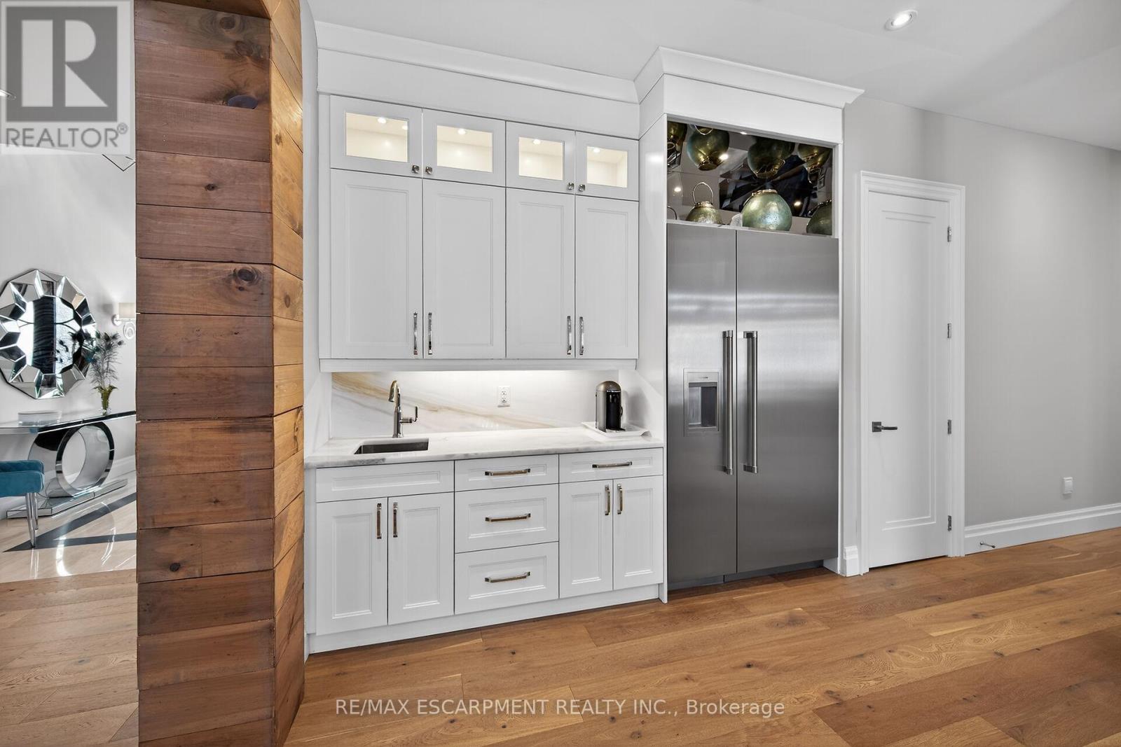 747 Vernon Place, Hamilton, Ontario  L9G 3H4 - Photo 11 - X12839766