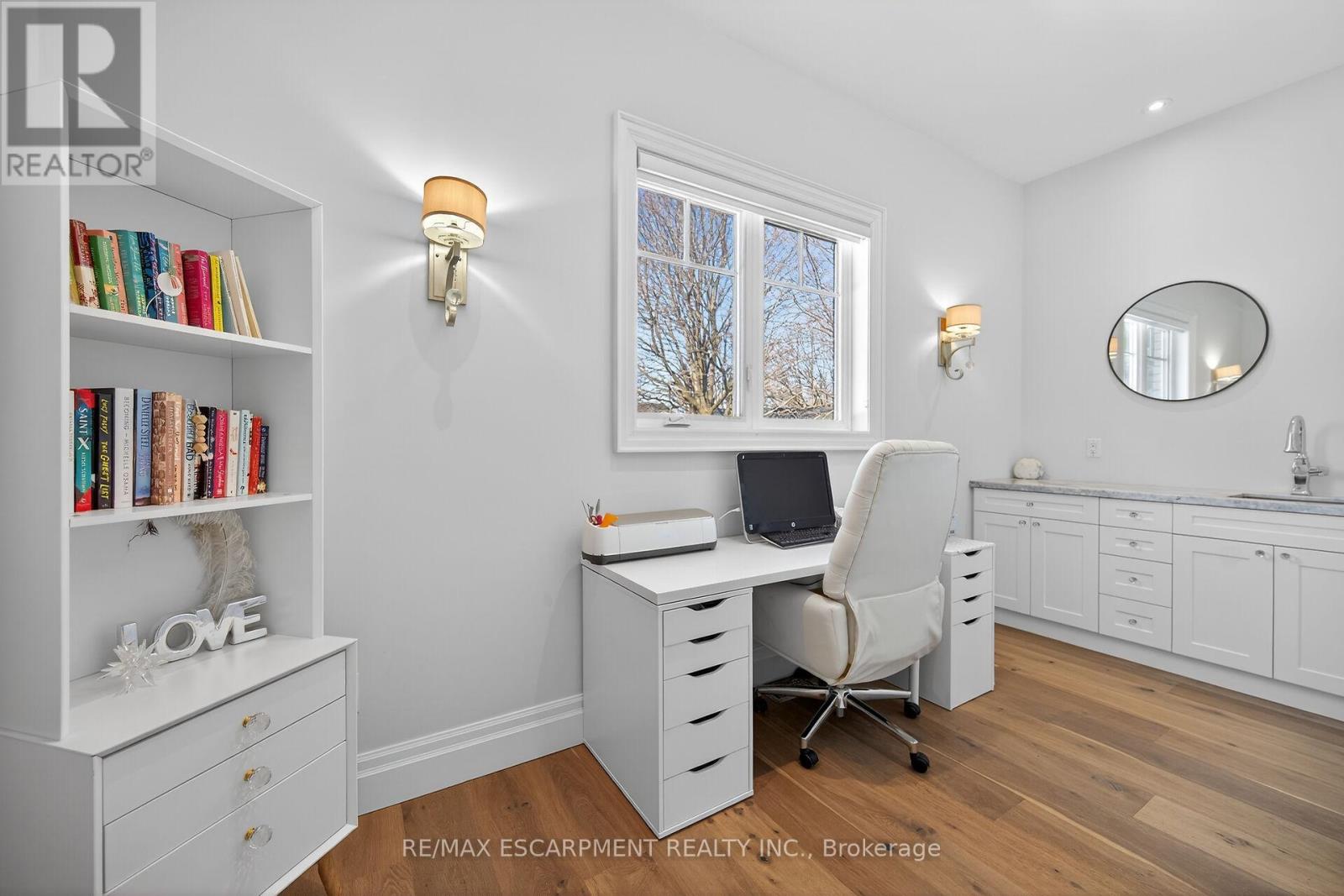 747 Vernon Place, Hamilton, Ontario  L9G 3H4 - Photo 13 - X12839766