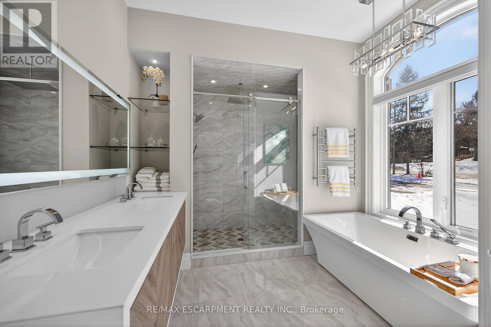 747 Vernon Place, Hamilton, Ontario  L9G 3H4 - Photo 18 - X12839766