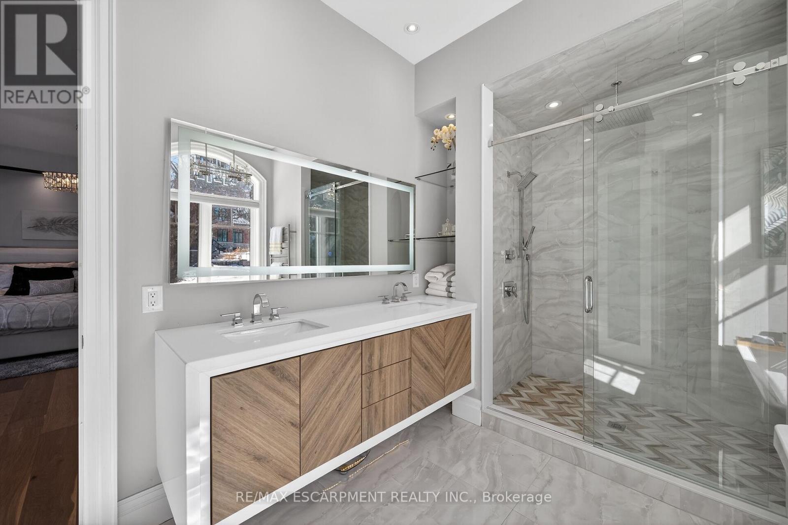 747 Vernon Place, Hamilton, Ontario  L9G 3H4 - Photo 19 - X12839766