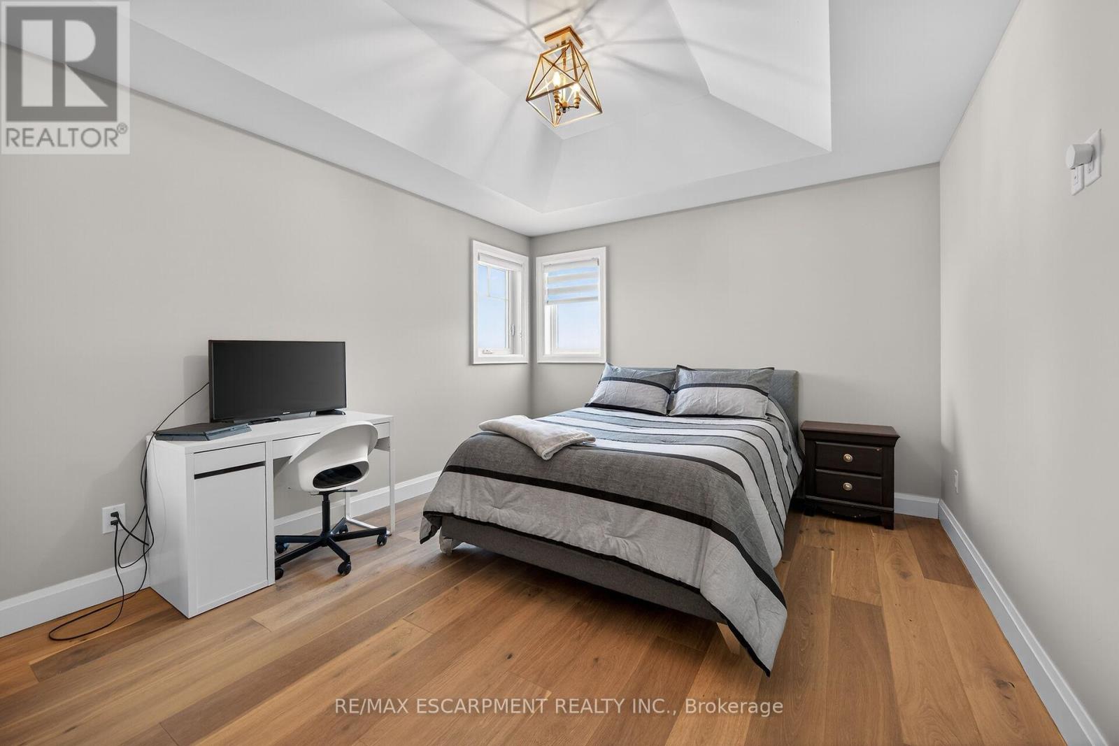 747 Vernon Place, Hamilton, Ontario  L9G 3H4 - Photo 27 - X12839766