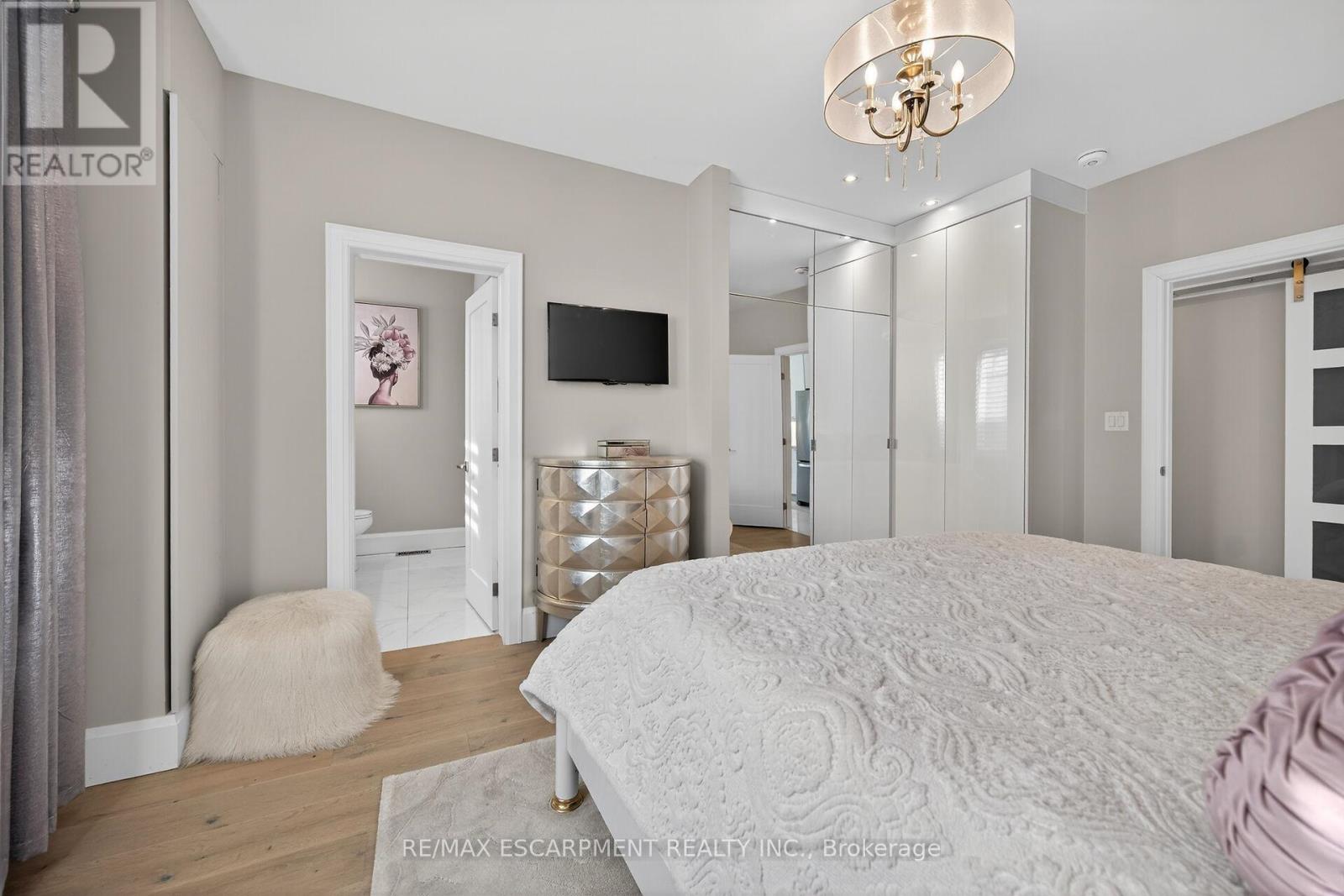 747 Vernon Place, Hamilton, Ontario  L9G 3H4 - Photo 41 - X12839766