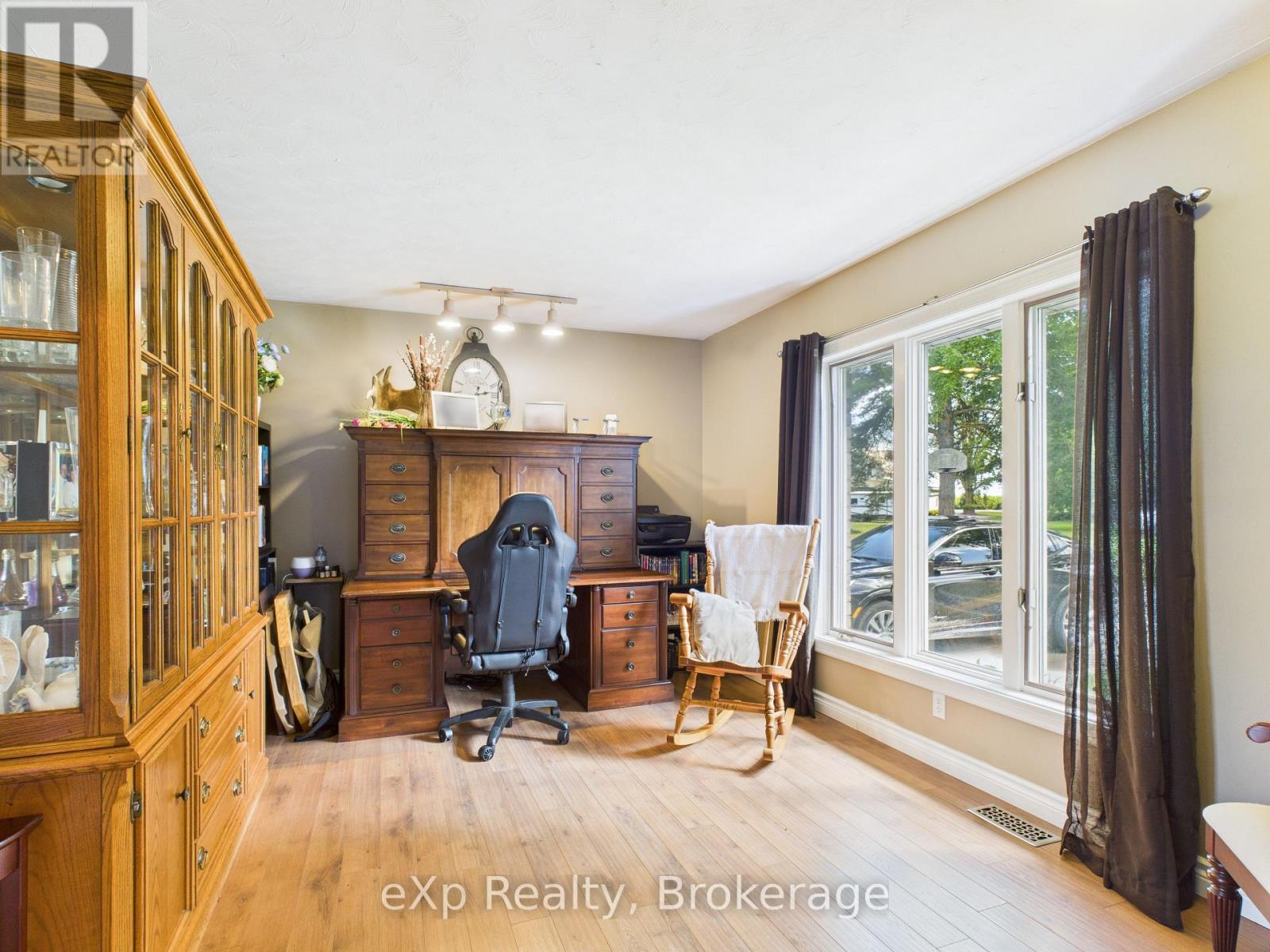 953 Greenock-Brant Line, Brockton, Ontario  N0G 1J0 - Photo 10 - X12839016