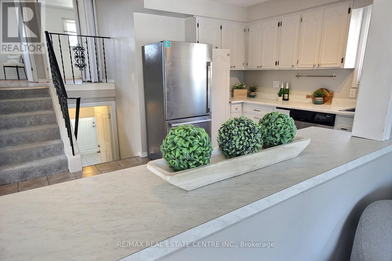 155 Bakersfield Drive, Cambridge, Ontario  N1R 6X9 - Photo 9 - X12839844