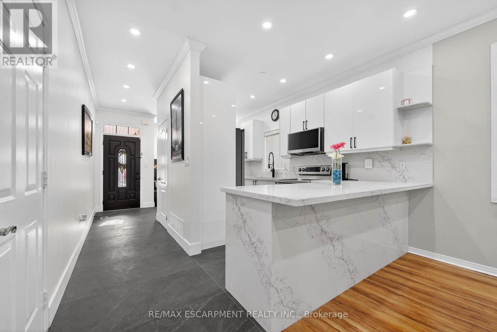 33 Panorama Way, Hamilton, Ontario  L8E 6C6 - Photo 14 - X12839882