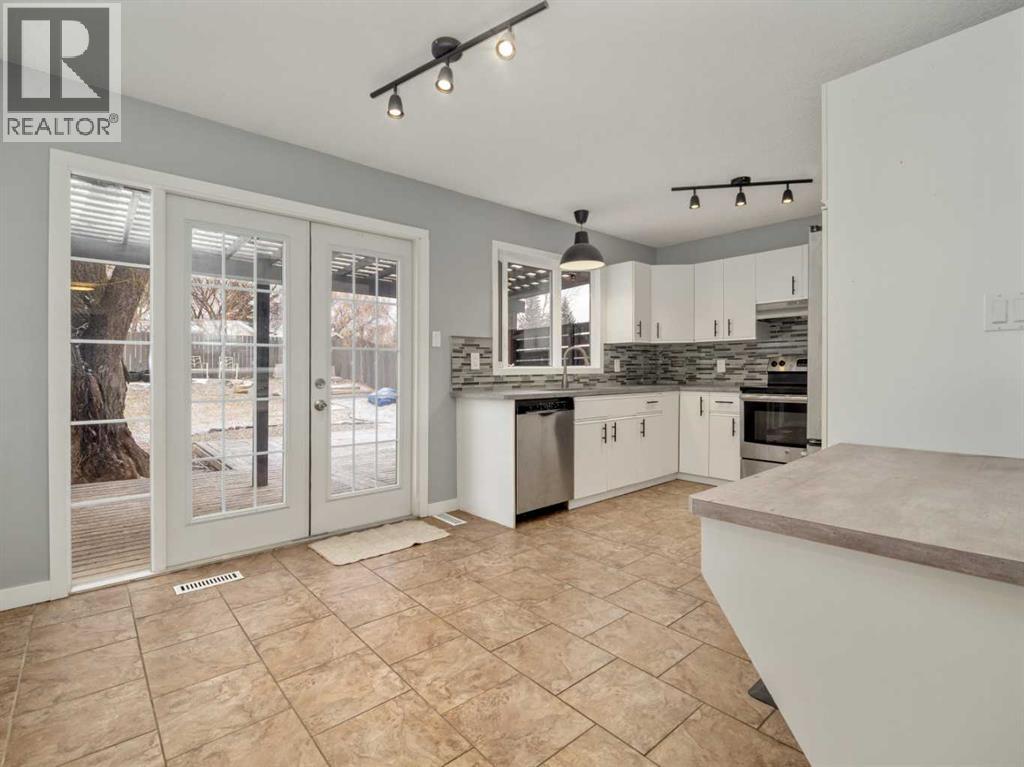 137 Pensacola Court W, Lethbridge, Alberta  T1K 4R7 - Photo 10 - A2289953