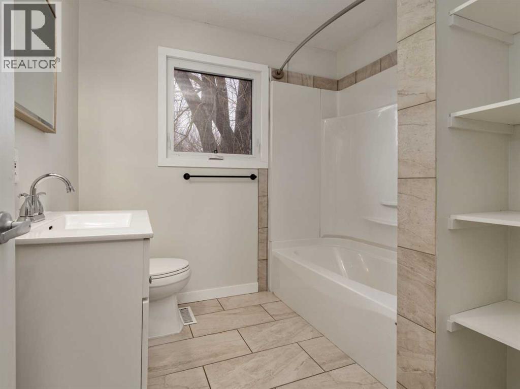 137 Pensacola Court W, Lethbridge, Alberta  T1K 4R7 - Photo 21 - A2289953