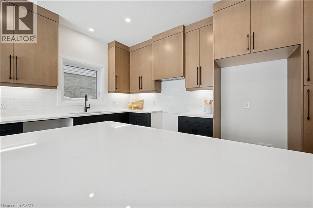 702 Autumn Willow Drive, Waterloo, Ontario  N2V 0H8 - Photo 17 - 40809037