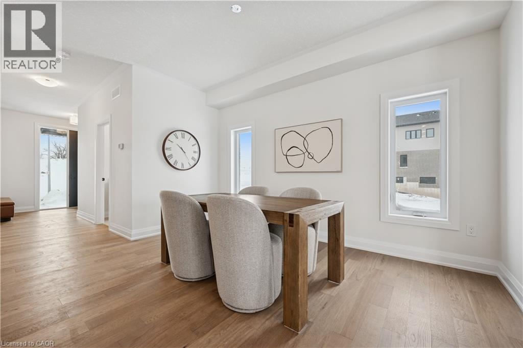 702 Autumn Willow Drive, Waterloo, Ontario  N2V 0H8 - Photo 4 - 40809037