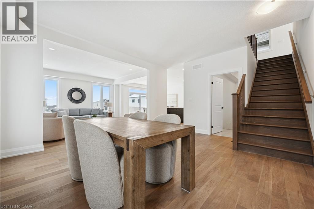 702 Autumn Willow Drive, Waterloo, Ontario  N2V 0H8 - Photo 5 - 40809037