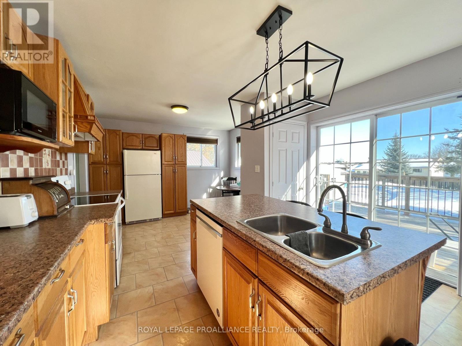 29 Pringle Drive, Belleville, Ontario  K8P 2L2 - Photo 10 - X12840106