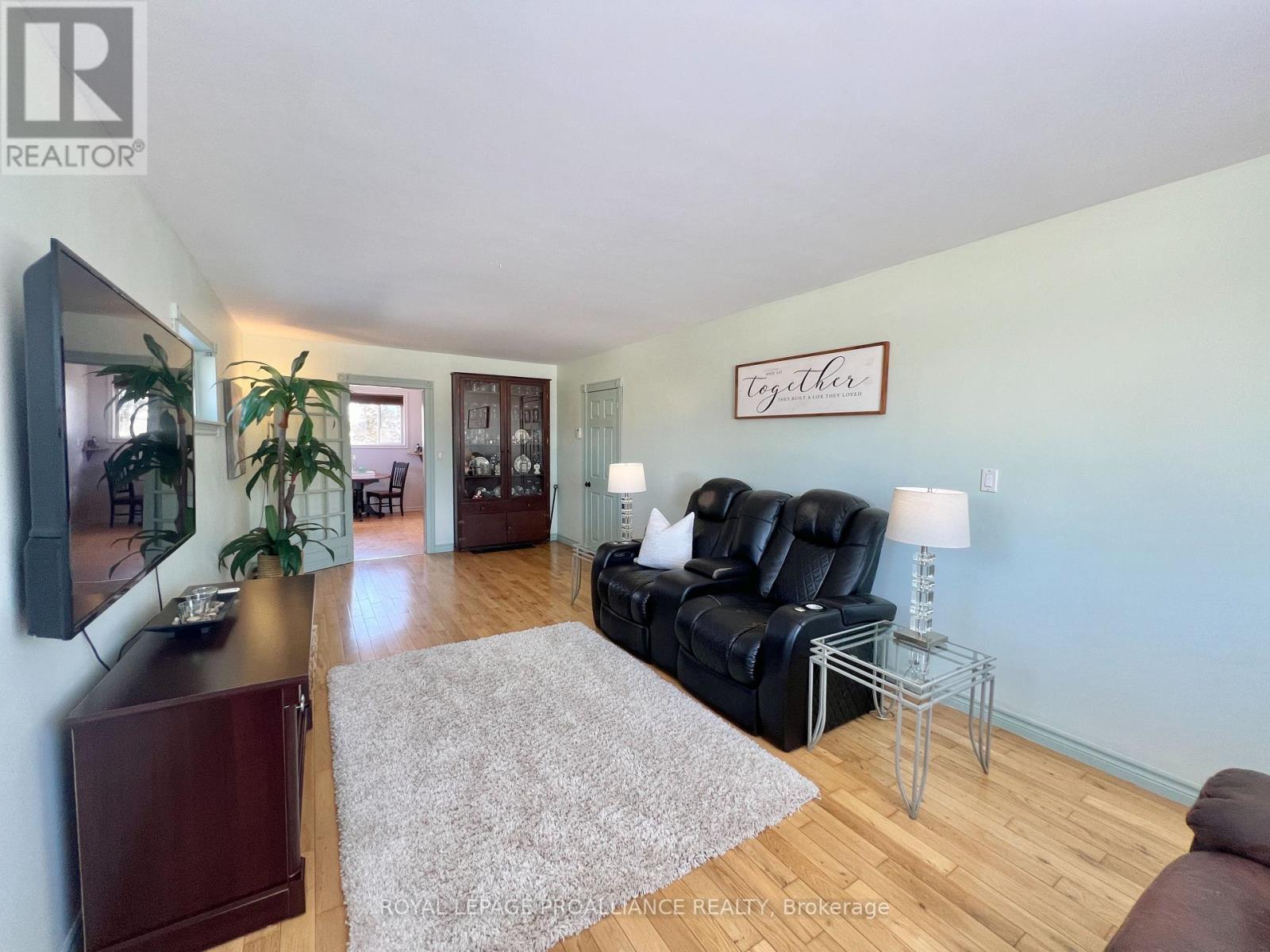 29 Pringle Drive, Belleville, Ontario  K8P 2L2 - Photo 3 - X12840106