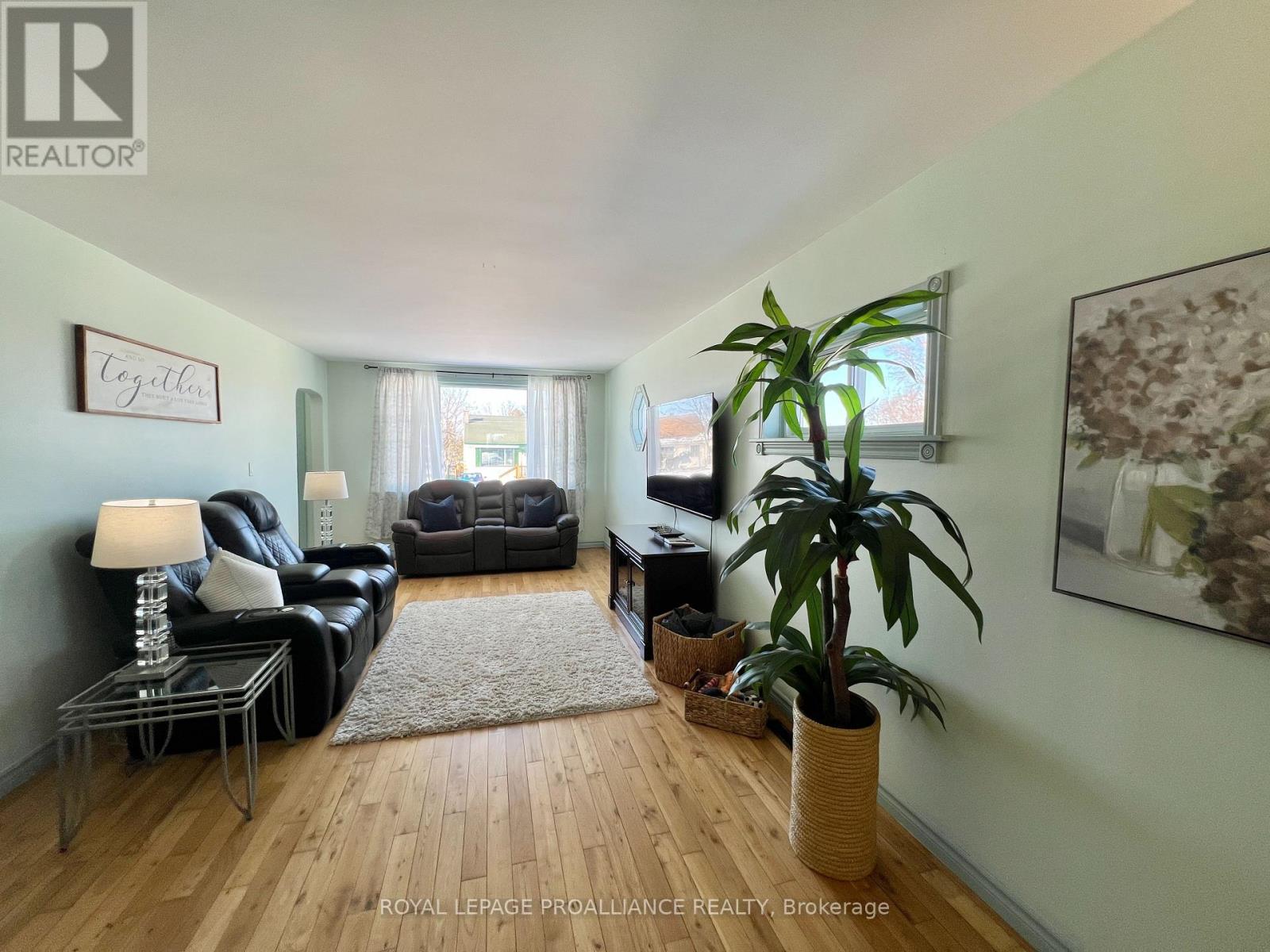 29 Pringle Drive, Belleville, Ontario  K8P 2L2 - Photo 4 - X12840106