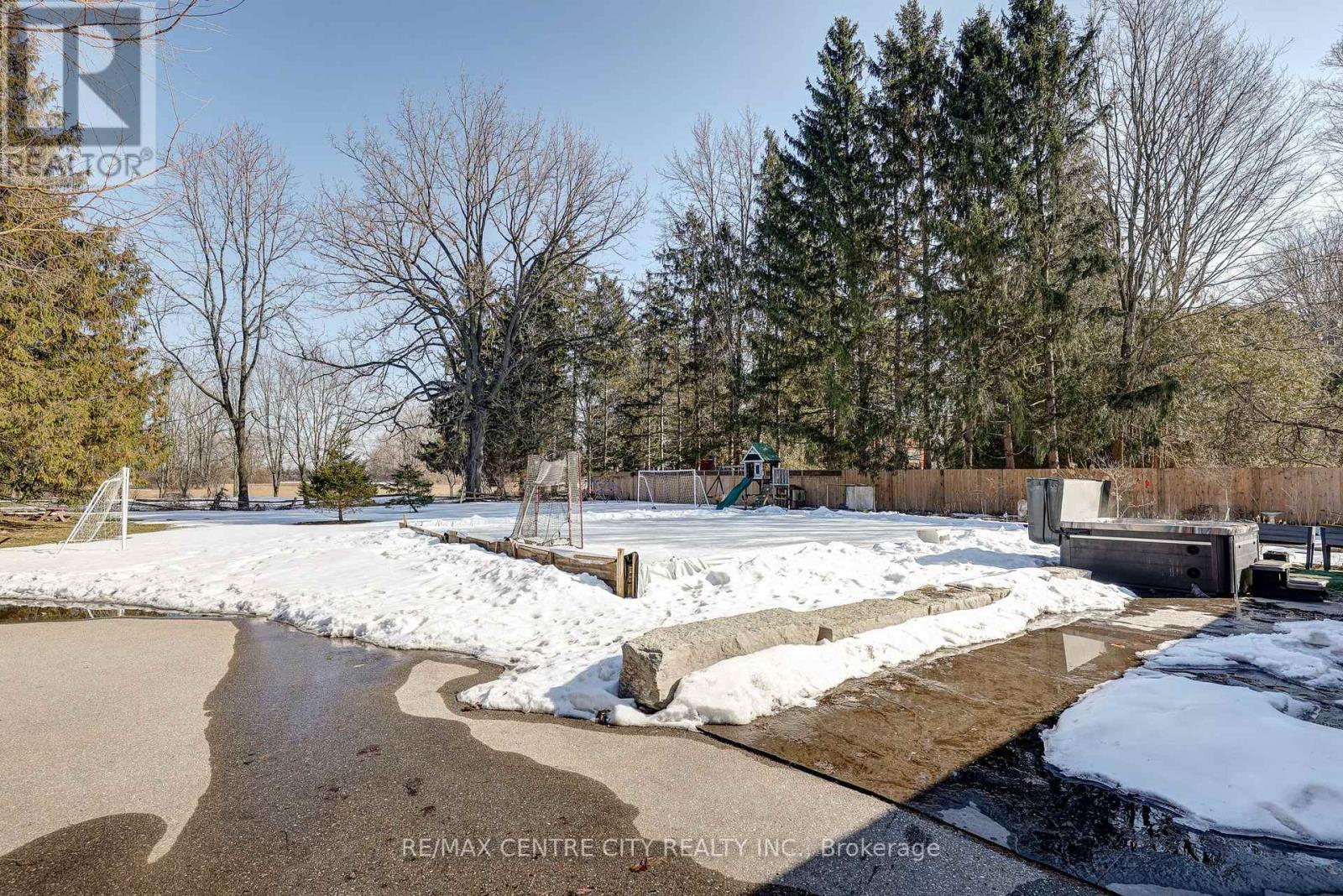 339 Sunset Drive, Central Elgin, Ontario  N5R 3C6 - Photo 14 - X12840160