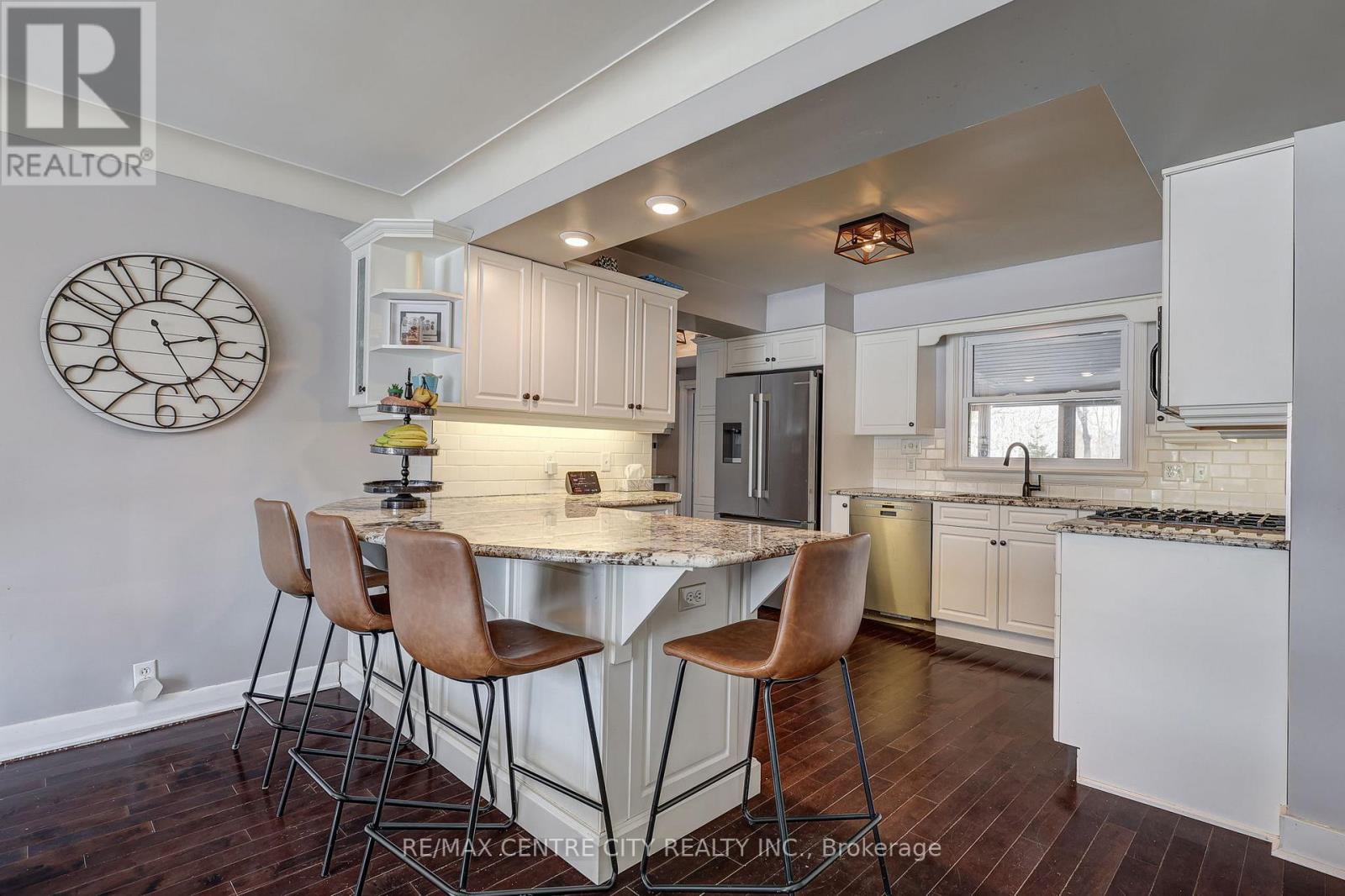 339 Sunset Drive, Central Elgin, Ontario  N5R 3C6 - Photo 25 - X12840160