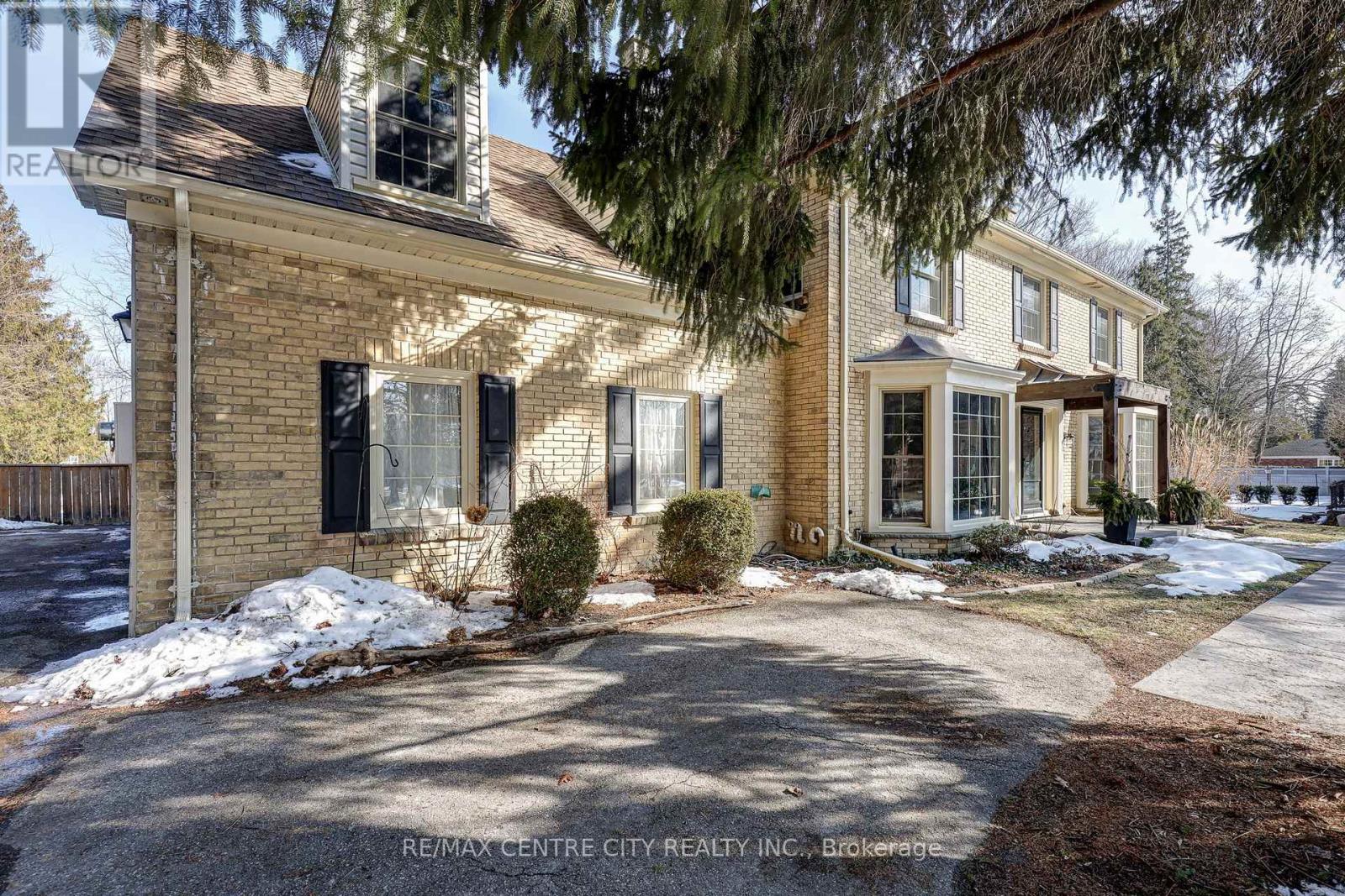 339 Sunset Drive, Central Elgin, Ontario  N5R 3C6 - Photo 5 - X12840160