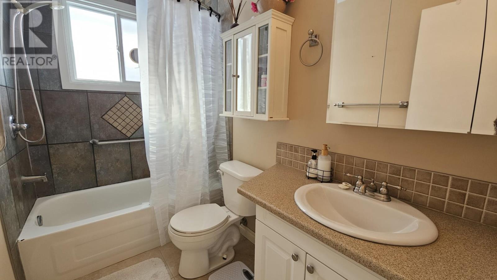 158 Kensington Dr, Thunder Bay, Ontario  P7C 2A3 - Photo 11 - TB2600272