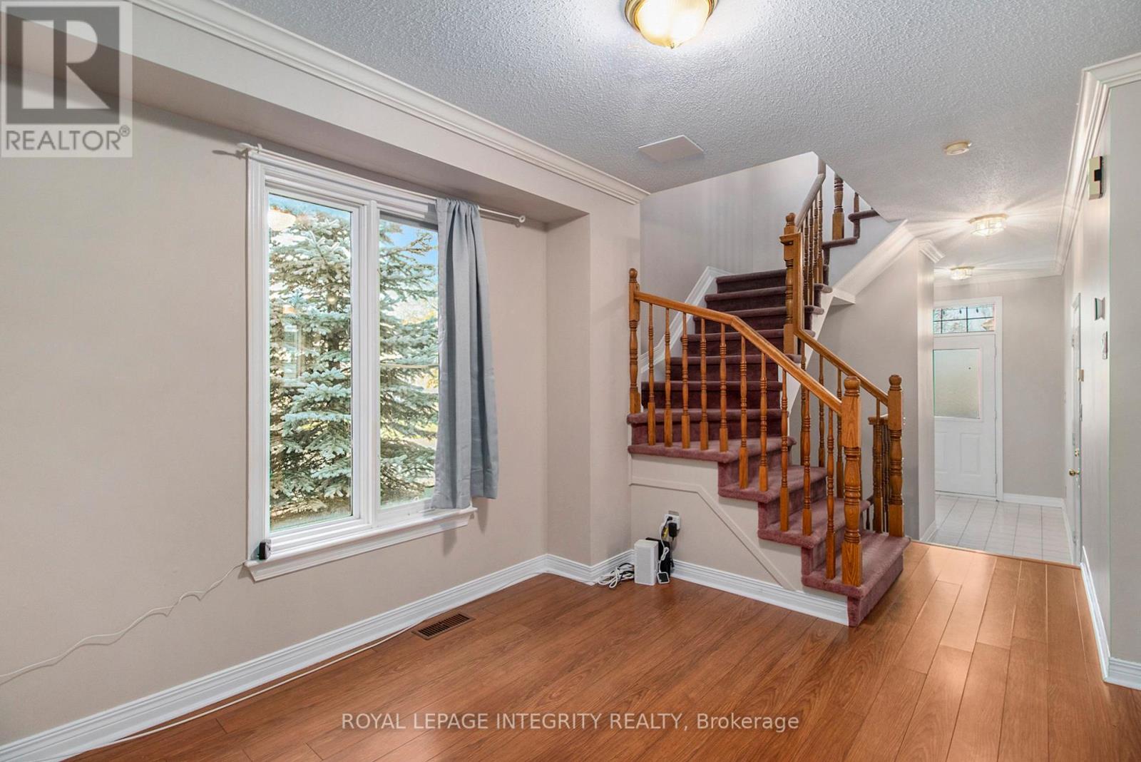 12 Cottingham Street, Ottawa, Ontario  K2G 6H7 - Photo 7 - X12840108