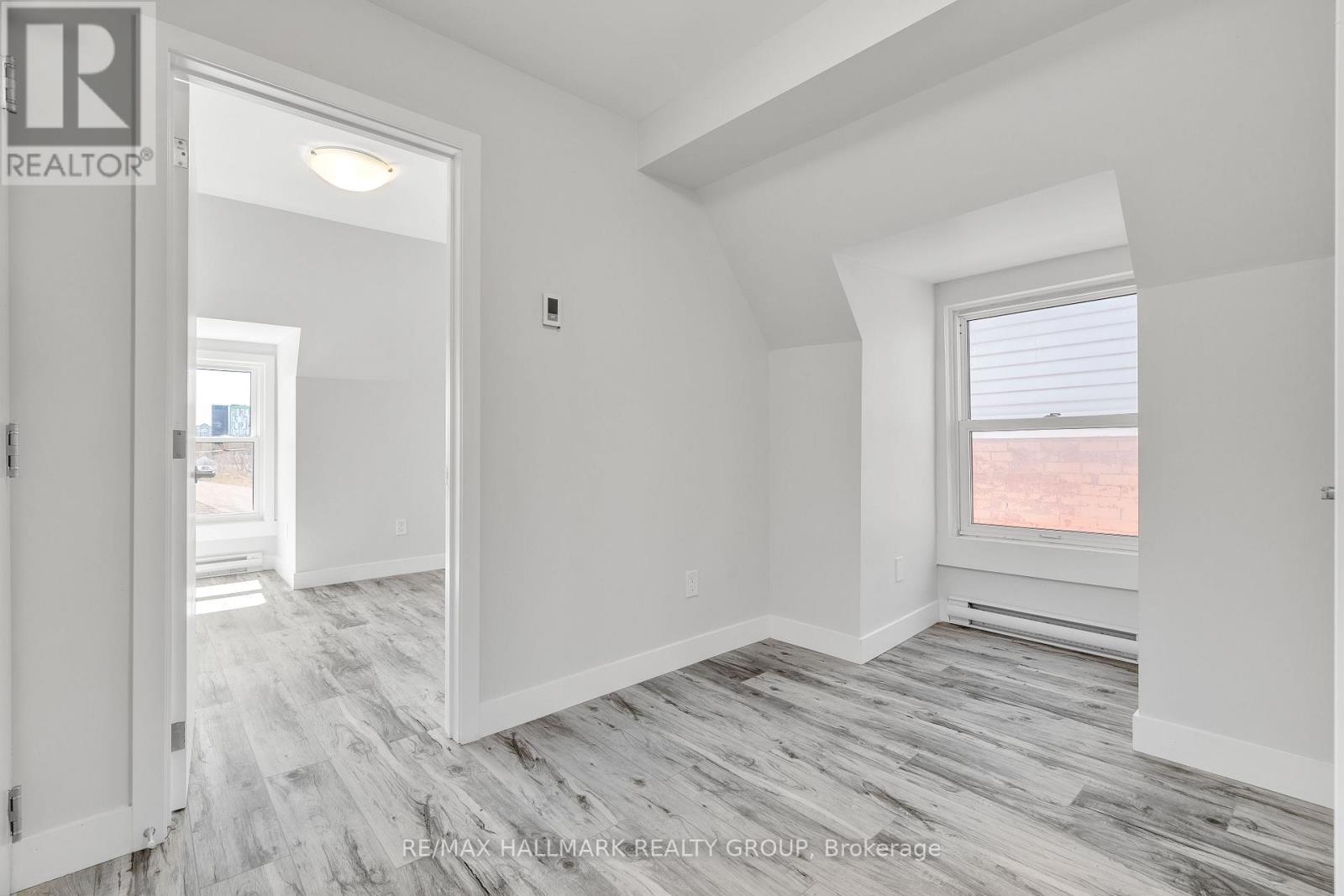 261 Somerset Street E, Ottawa, Ontario  K1N 6V5 - Photo 11 - X12840114