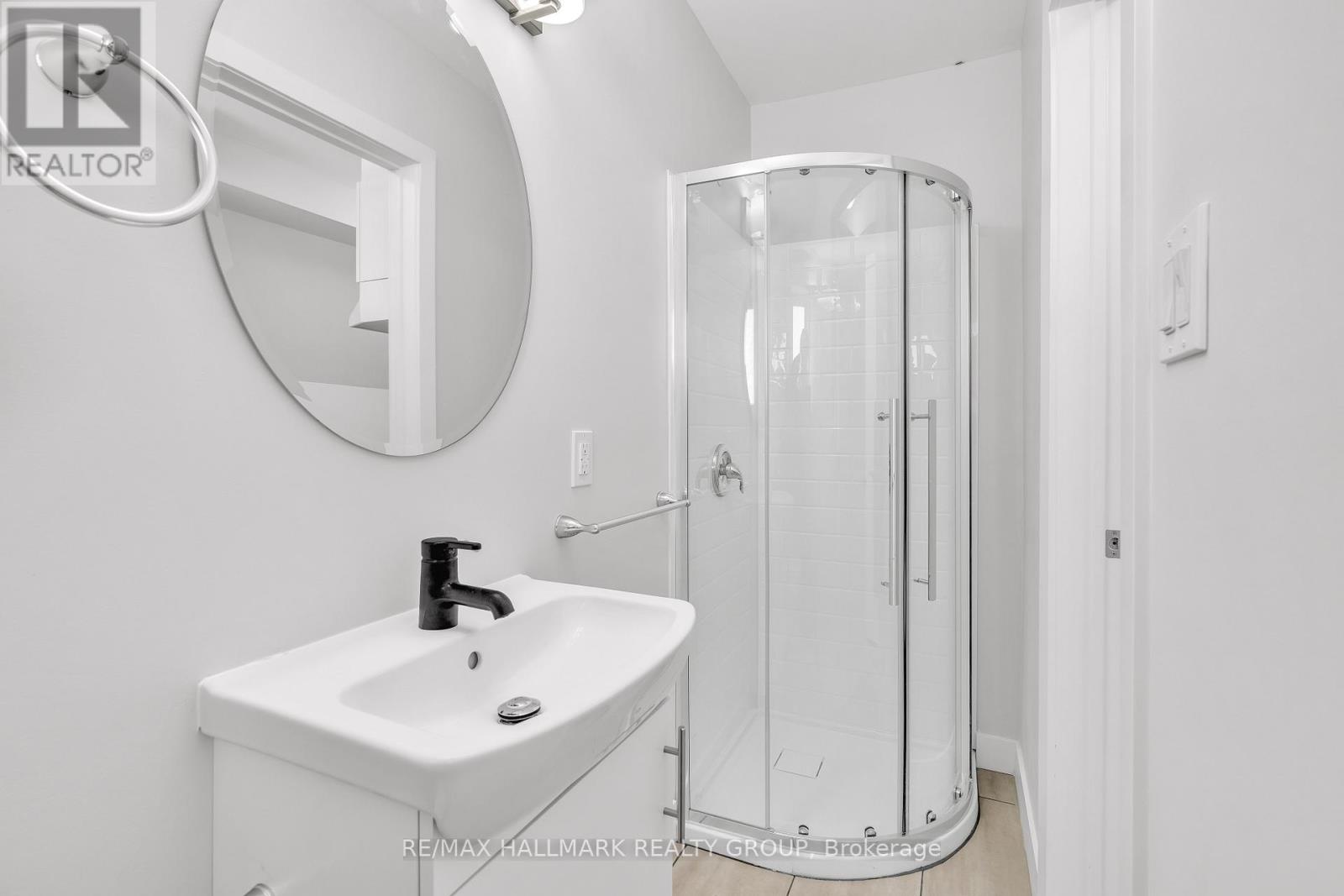 261 Somerset Street E, Ottawa, Ontario  K1N 6V5 - Photo 8 - X12840114