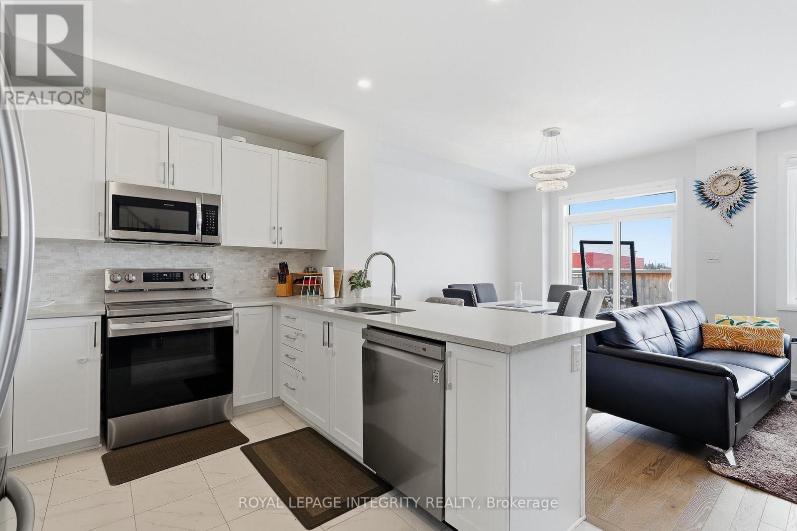 516 Prominence Way, Ottawa, Ontario  K4A 5L3 - Photo 5 - X12840166